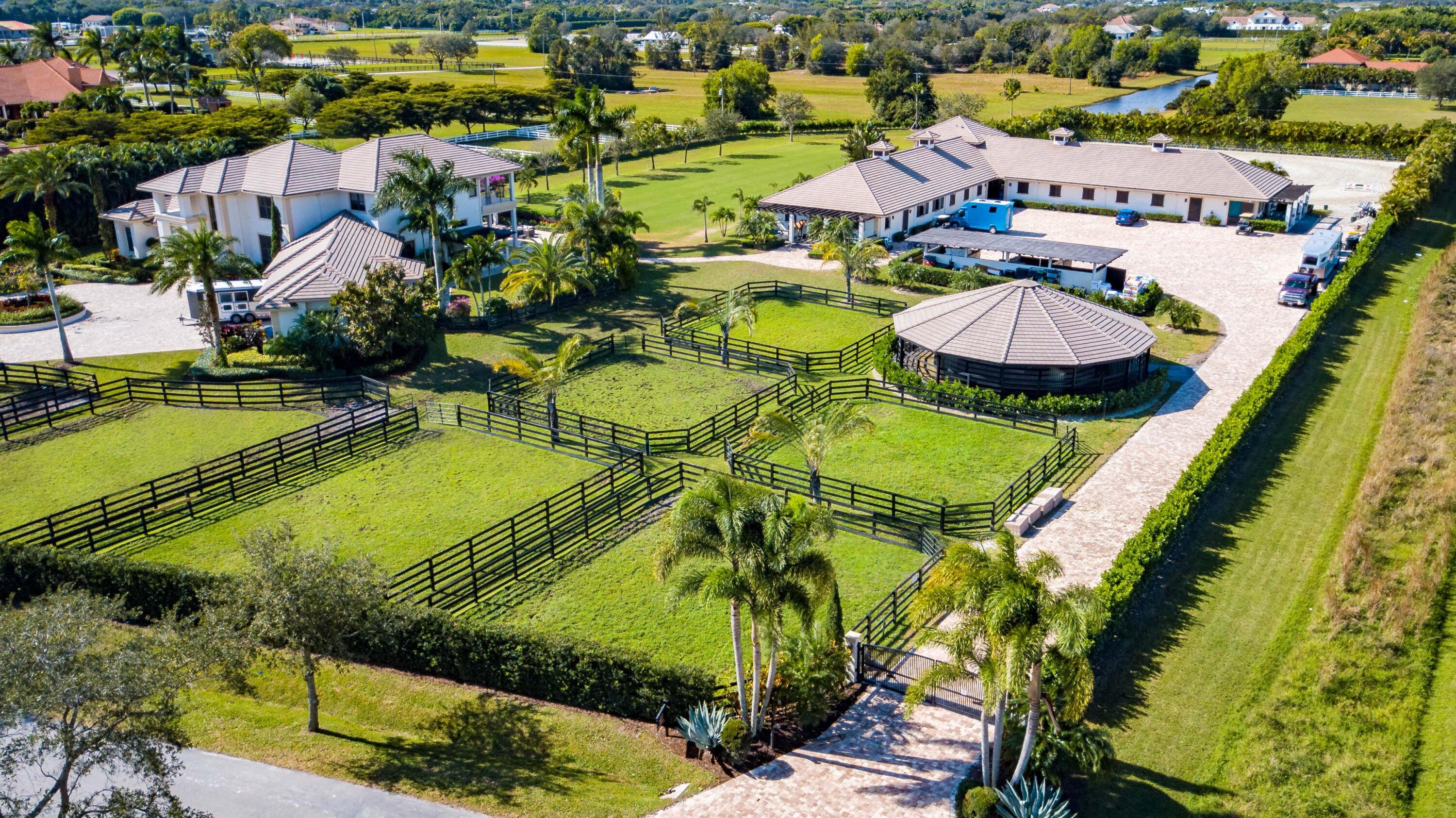 PALM BEACH POINT - Residential