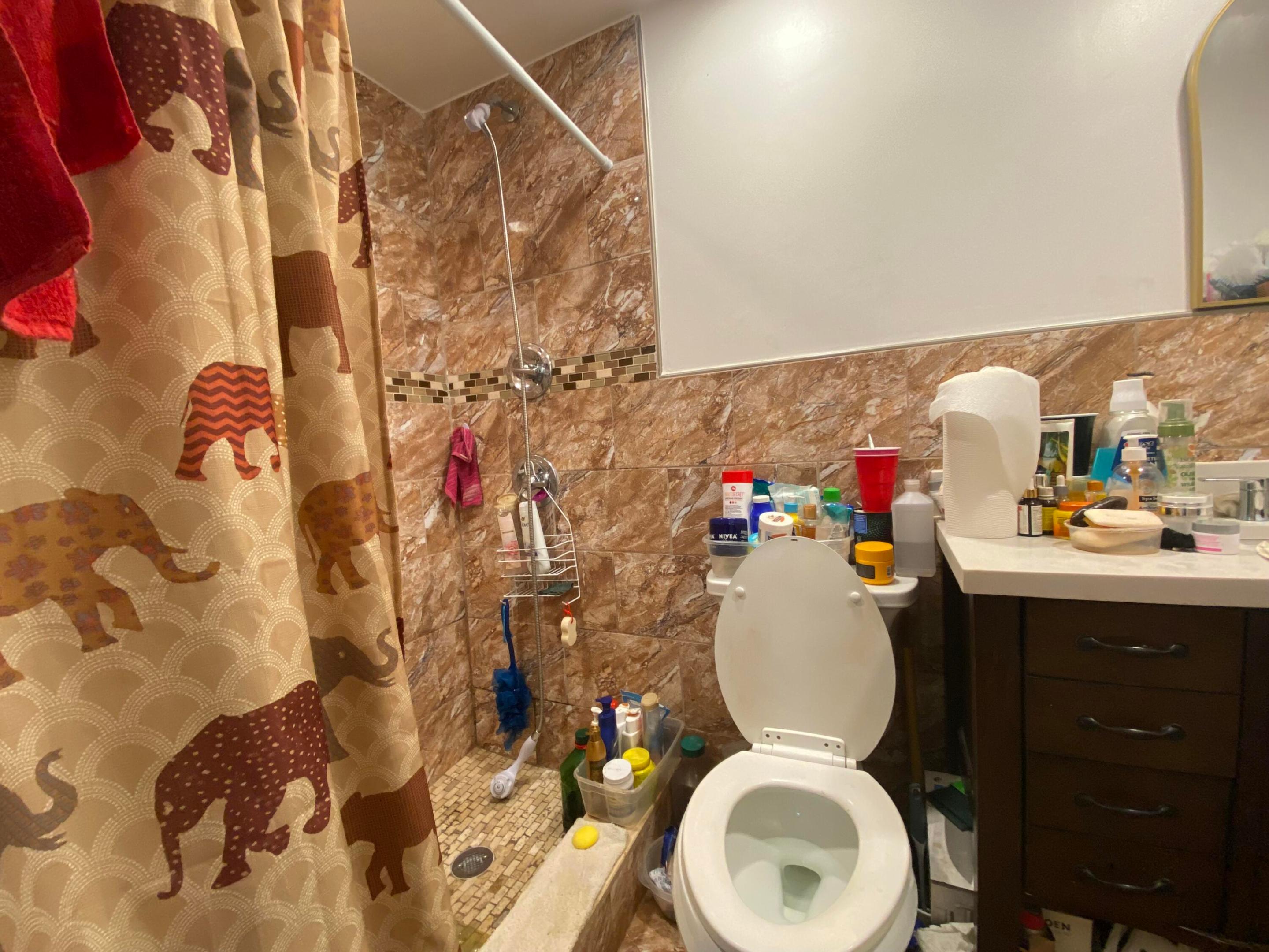 LAKESIDE MANOR SOUTH CONDO - Residential