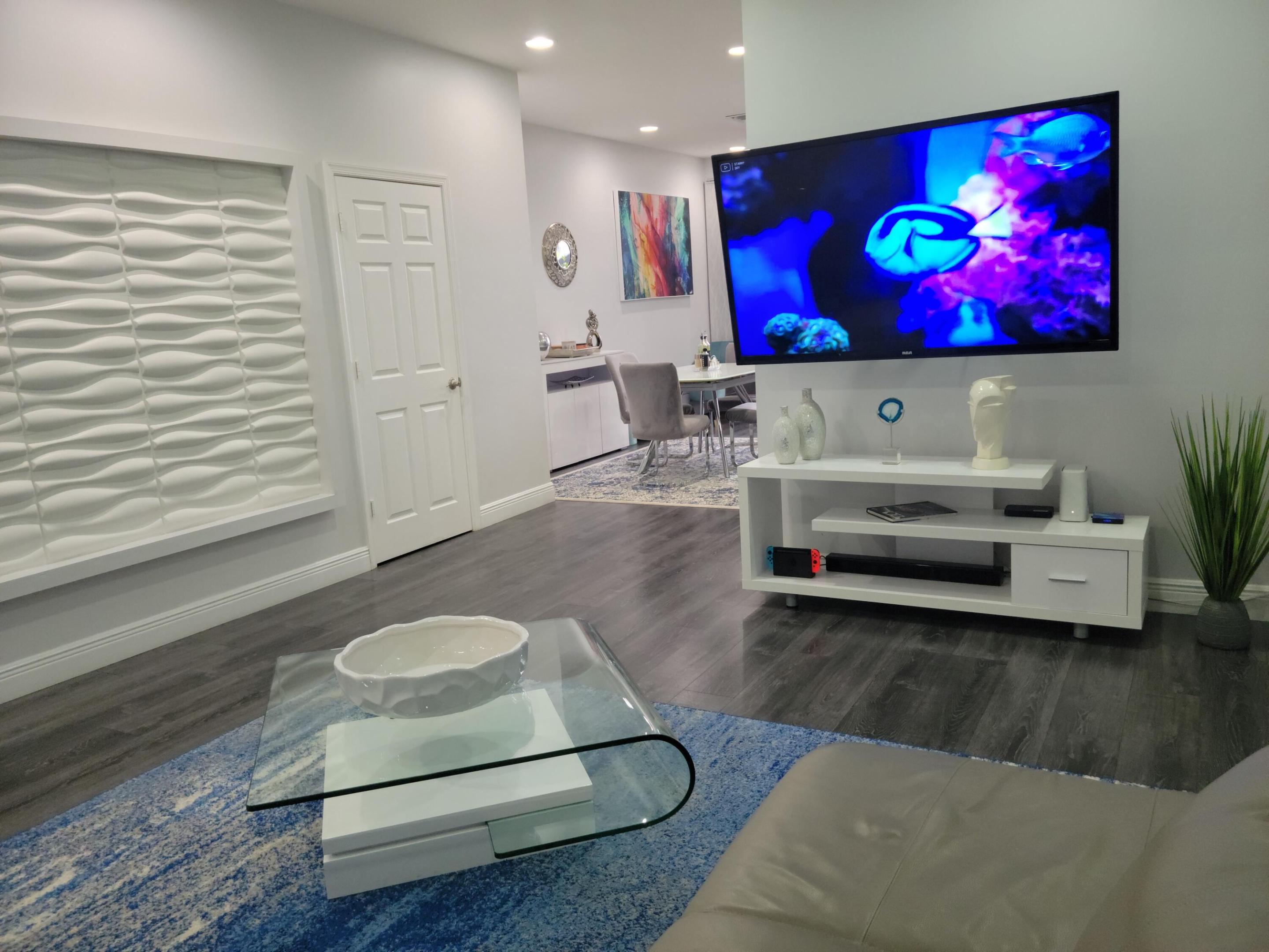 5150 HILLSBORO - Residential Lease