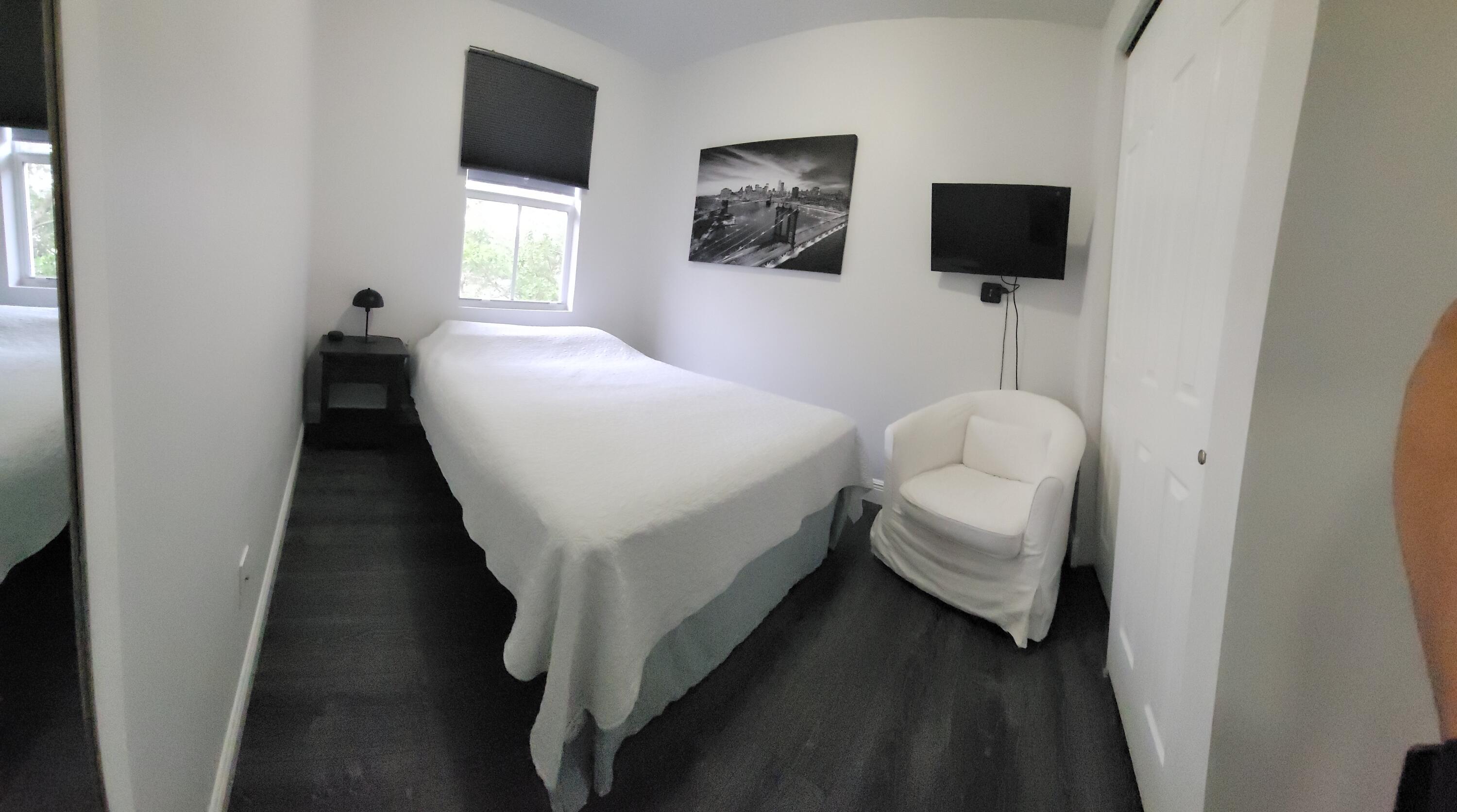 5150 HILLSBORO - Residential Lease