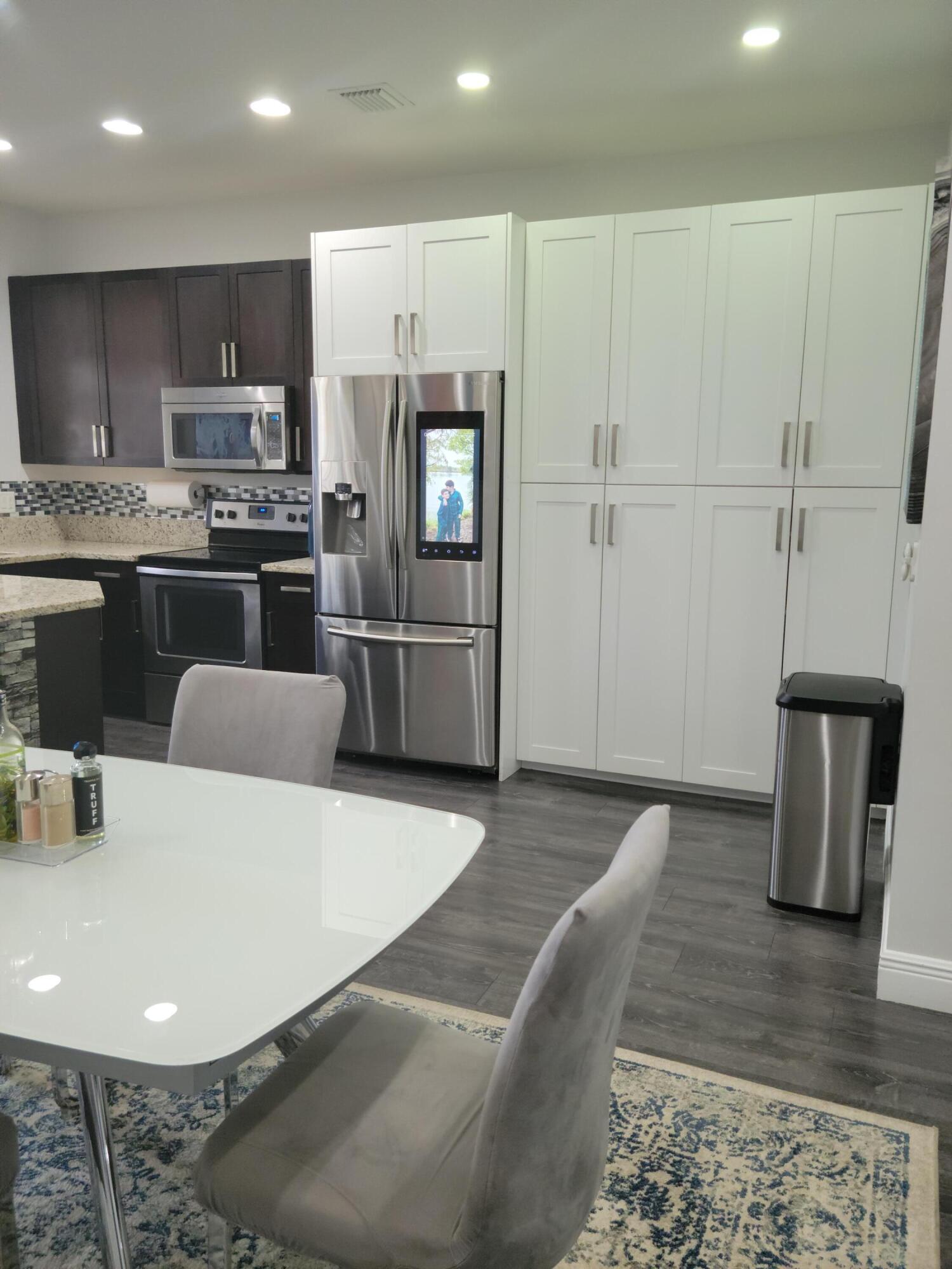 5150 HILLSBORO - Residential Lease