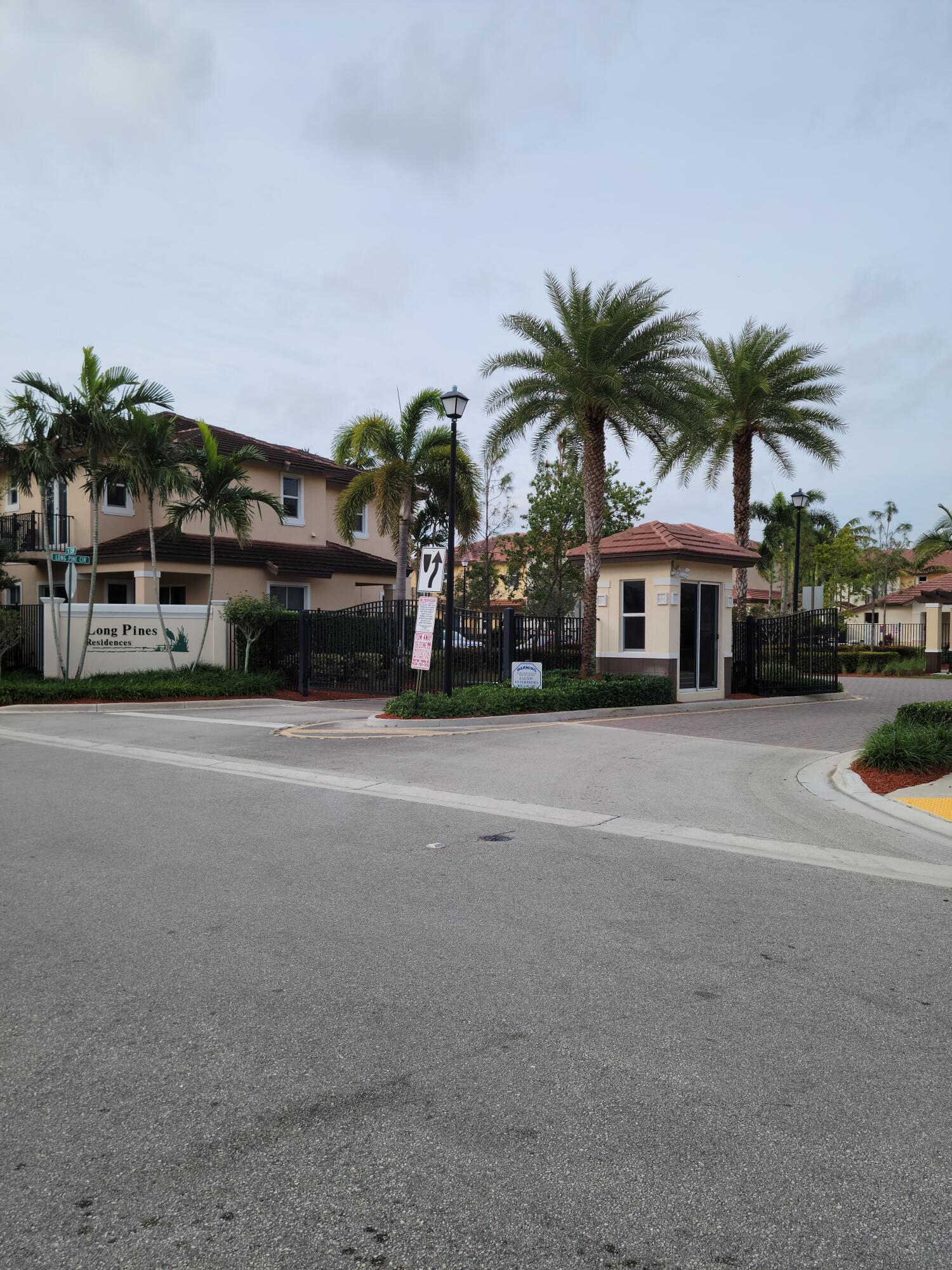 5150 HILLSBORO - Residential Lease