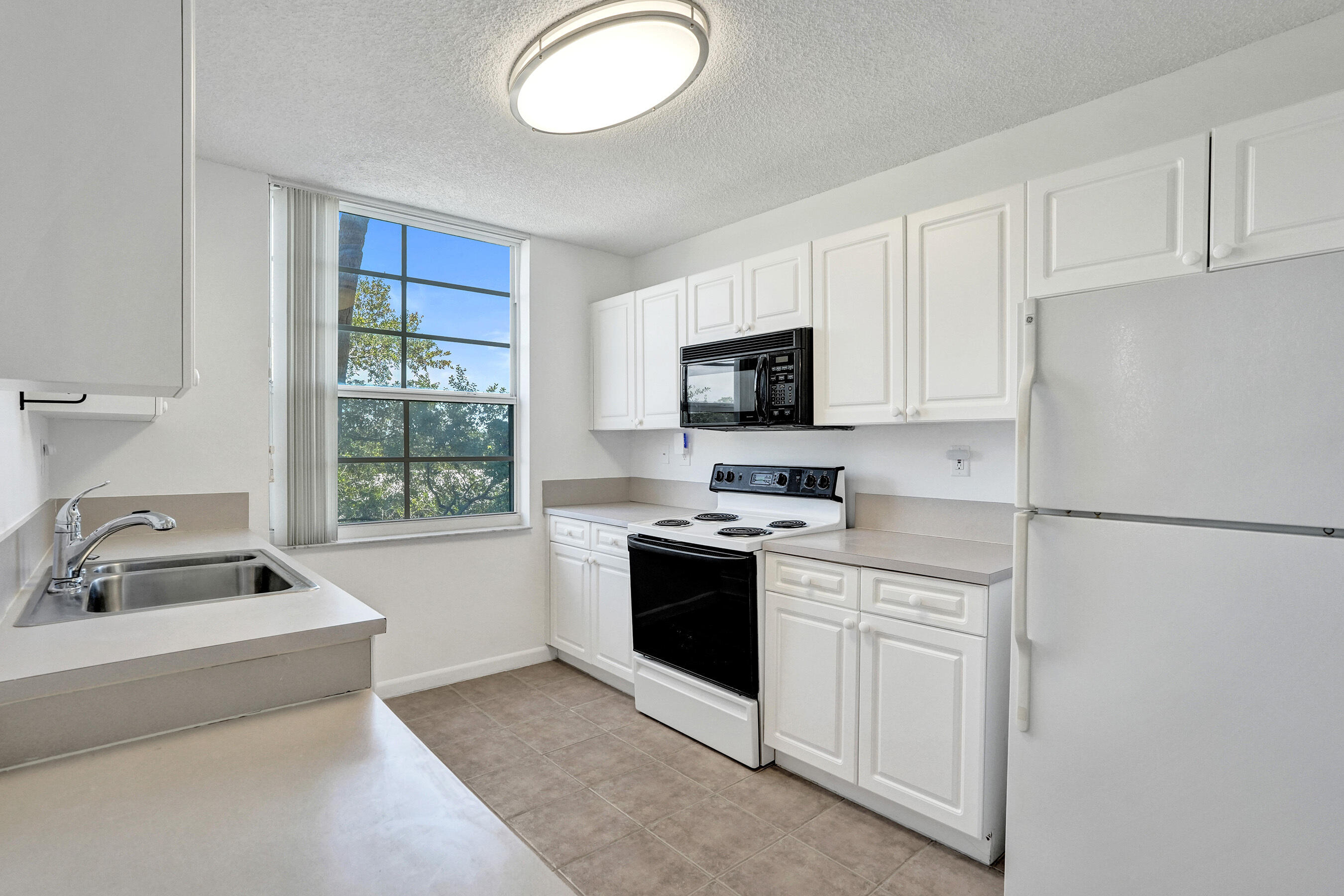 LAS OLAS BY THE RIVER CONDO - Residential