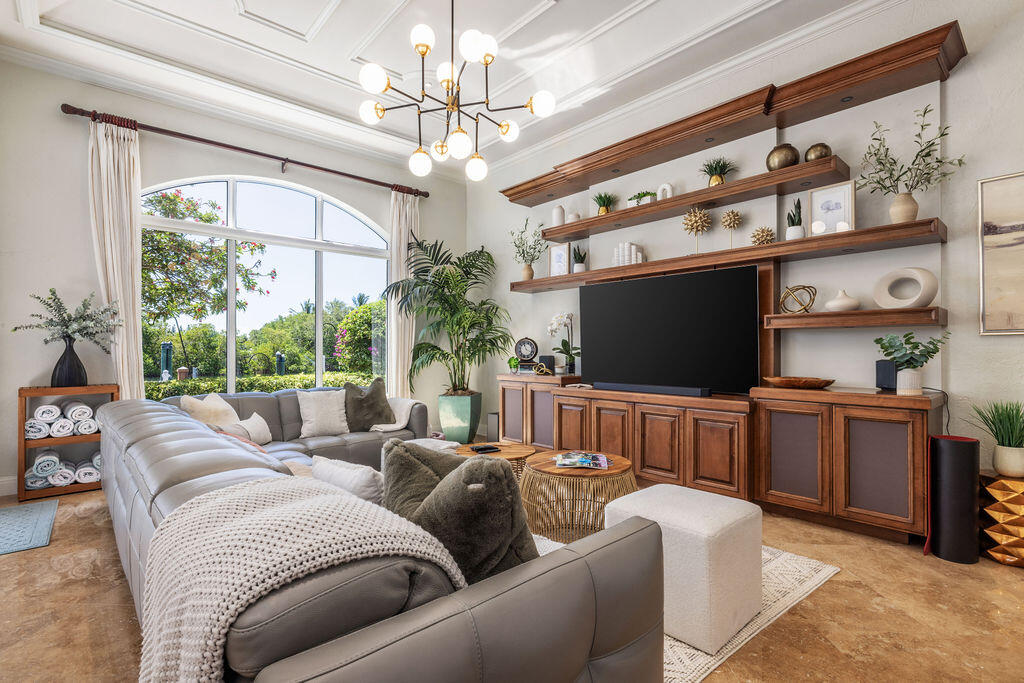 HARBOUR ISLES - Residential
