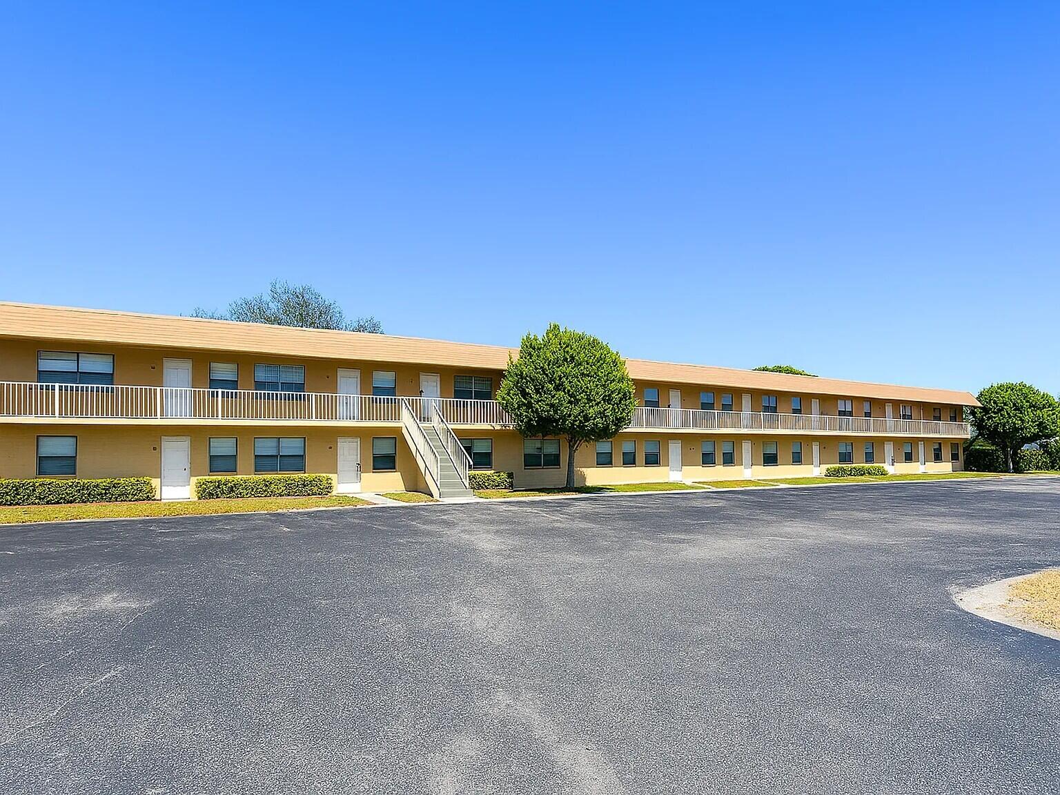 CITY SQUARE - Residential Lease