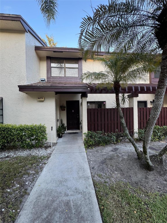 Cozy 2 bedroom, 2.5-bathroom town home in a safe, friendly neighborhood. Enjoy the peaceful lake view from your patio. Pets under 20lbs welcome. Spacious living room areas and inviting atmosphere. Located near Promenade at Coconut Creek, with shopping dining and entertainment just minutes away.  Ideal location with easy access to major roadways and everyday convenience. HOA Approval Required