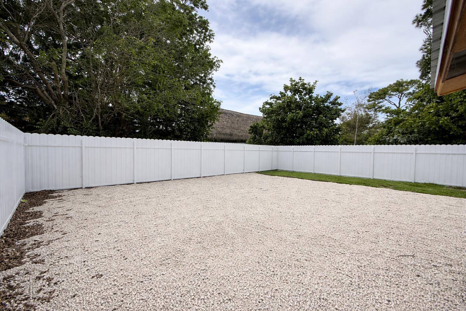 18-44-43, S 95 FT OF N 230 FT OF E 150 FT OF W 641 - Residential Lease
