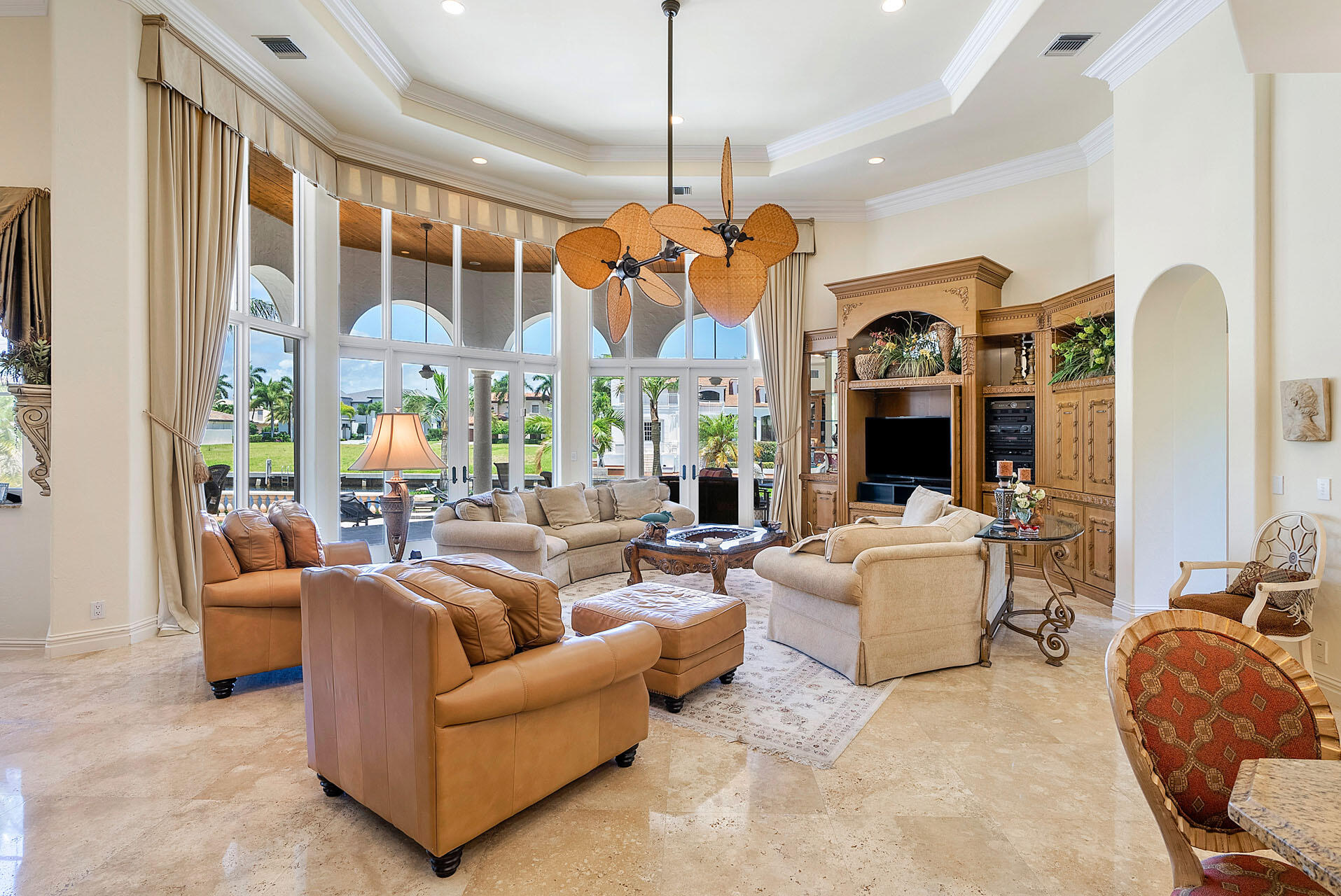 ROYAL PALM YACHT & COUNTRY CLUB - Residential