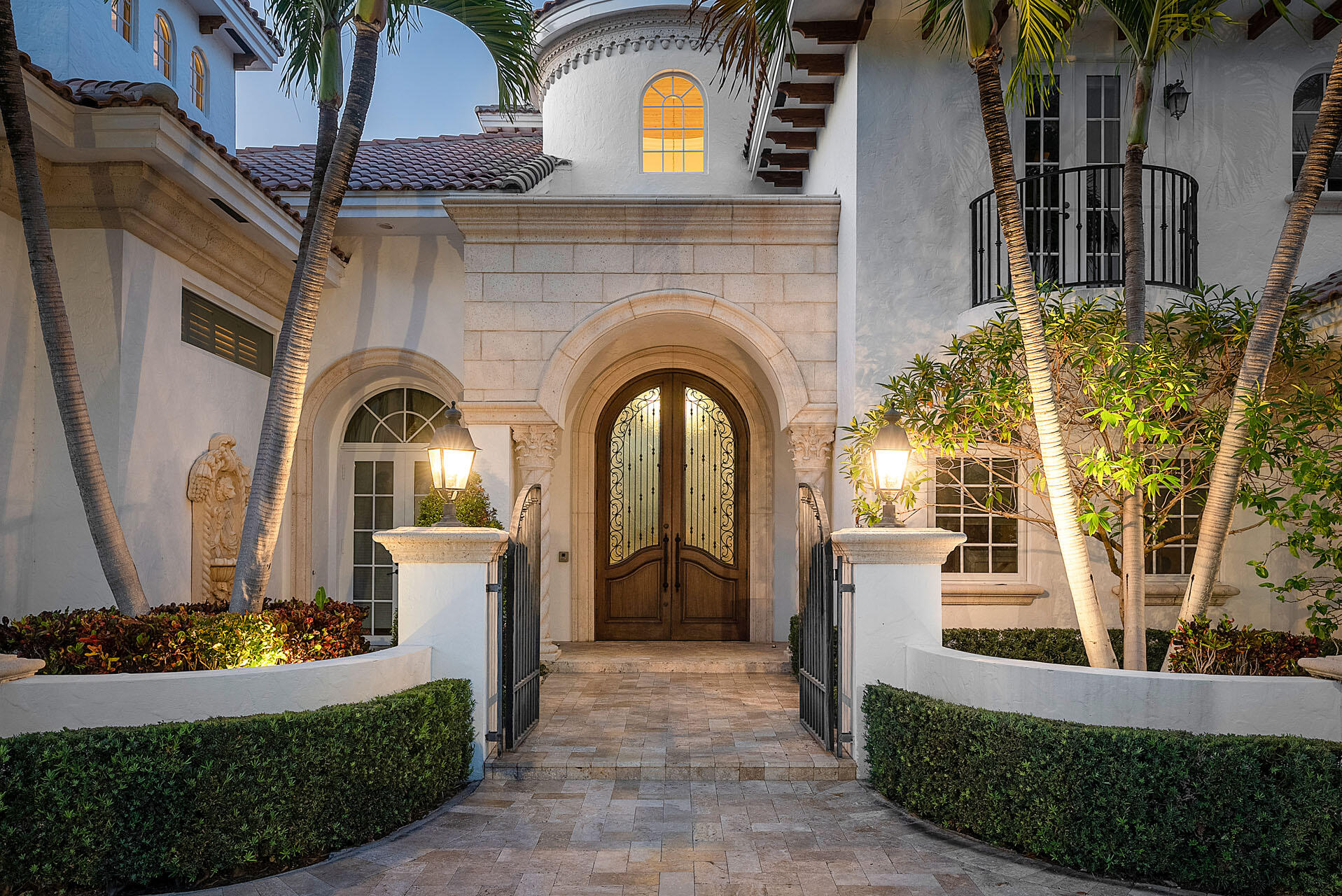 ROYAL PALM YACHT & COUNTRY CLUB - Residential