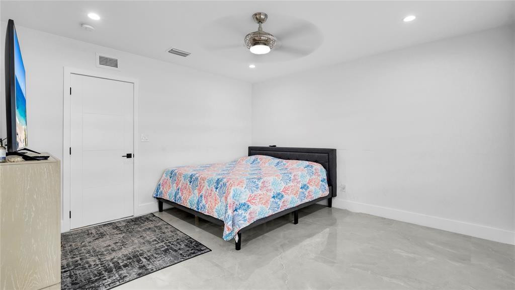 LAKE RICKY ESTS - Residential Lease