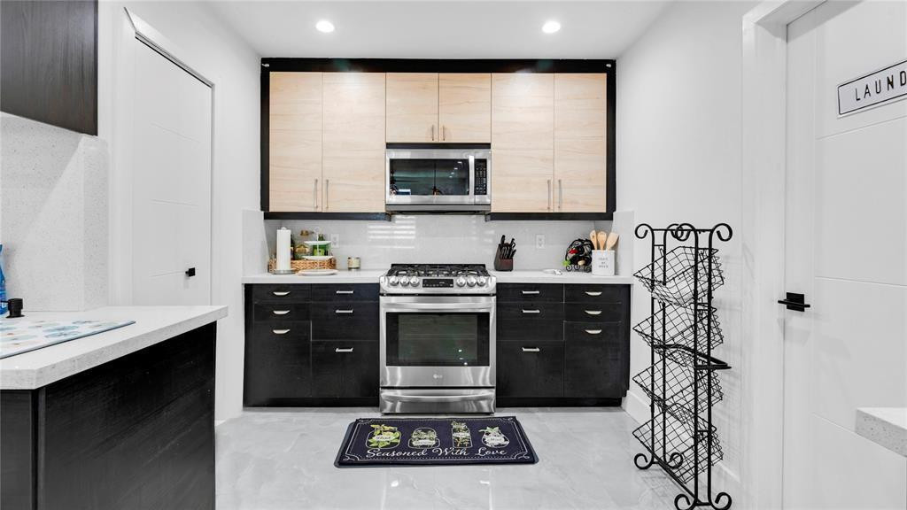 LAKE RICKY ESTS - Residential Lease