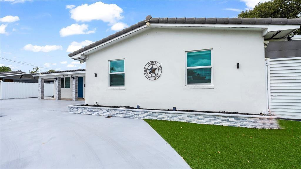 LAKE RICKY ESTS - Residential Lease