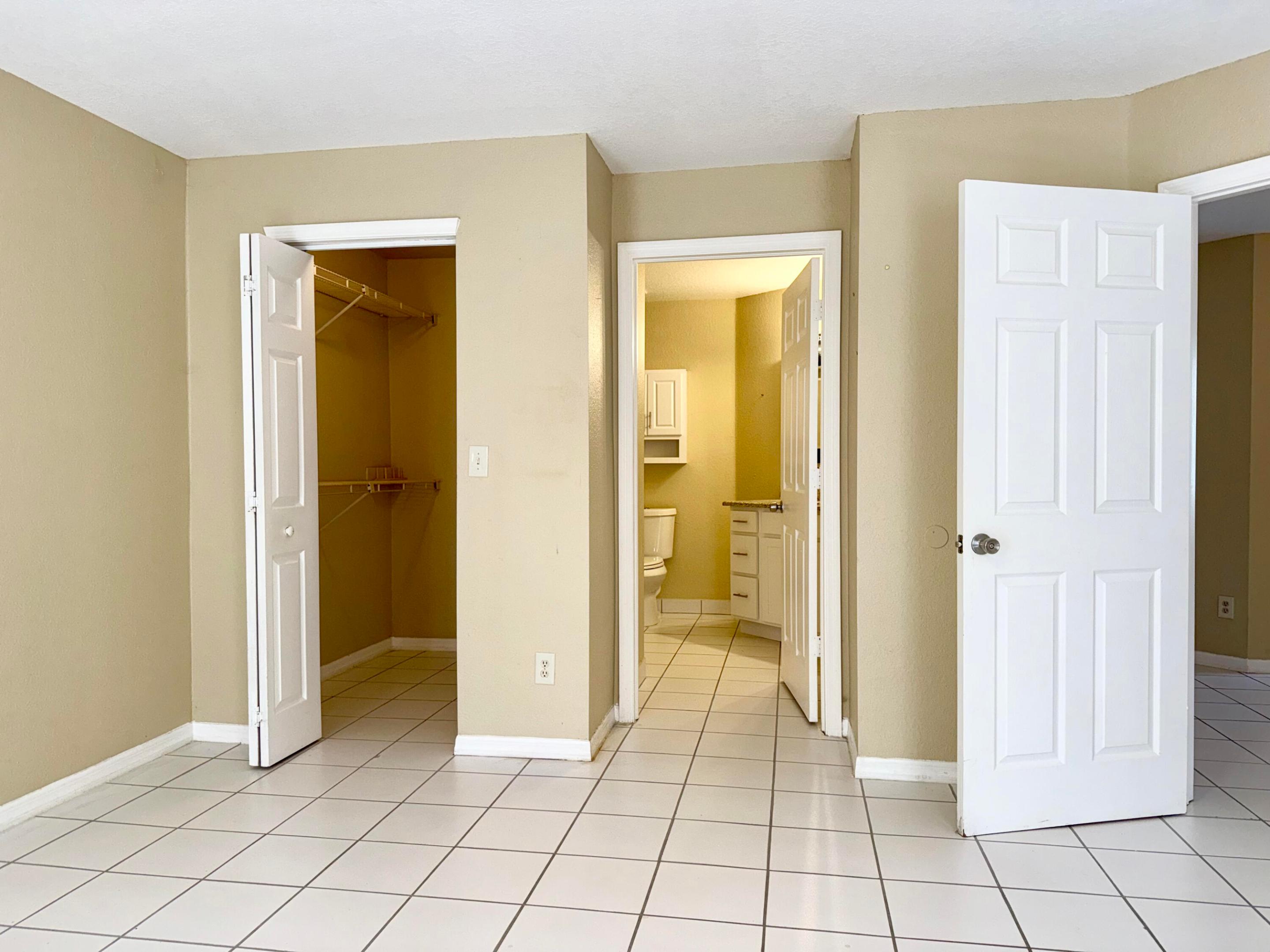 GREENVIEW SHORES 2 OF WELLINGTON - Residential Lease