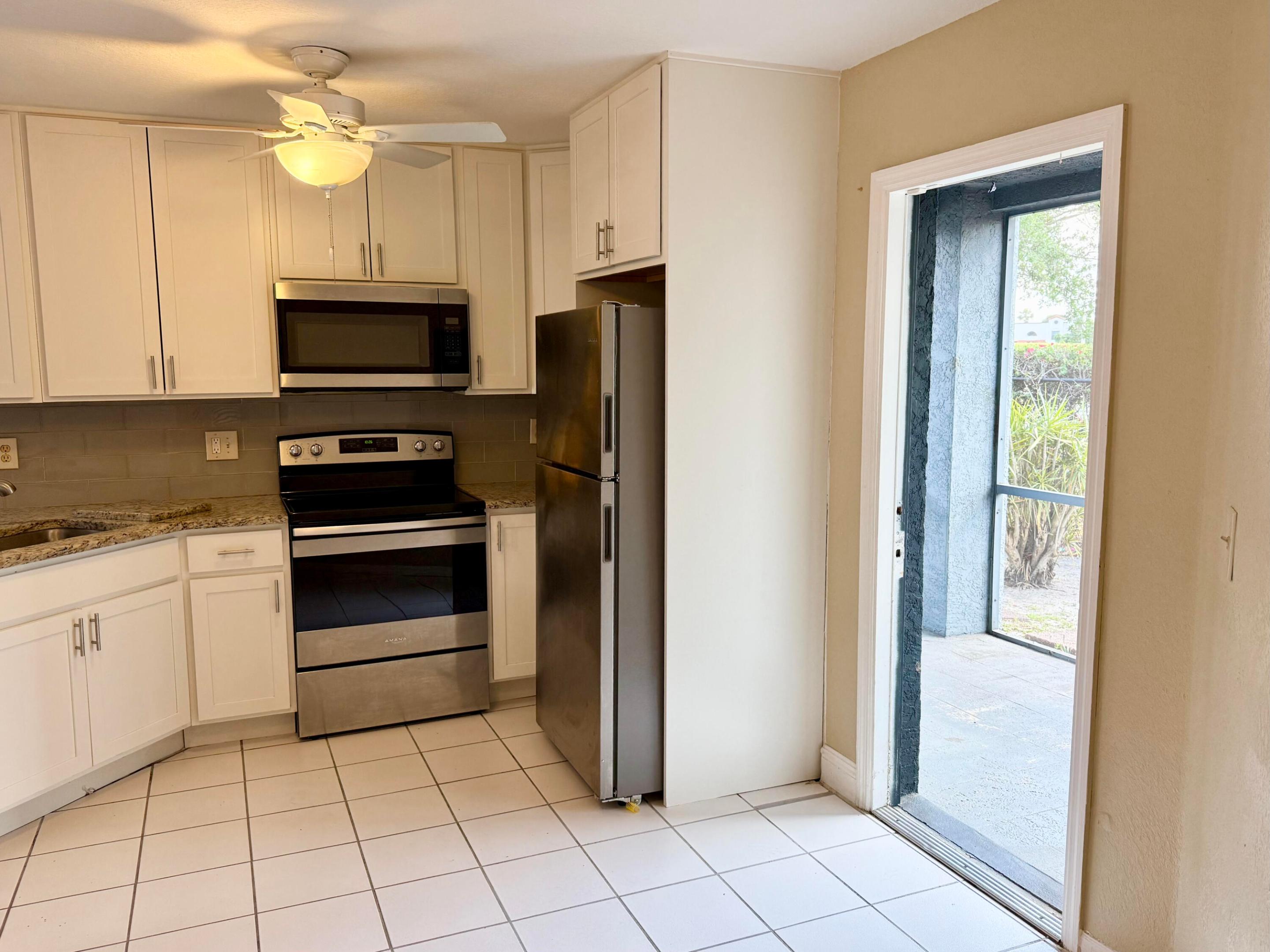 GREENVIEW SHORES 2 OF WELLINGTON - Residential Lease