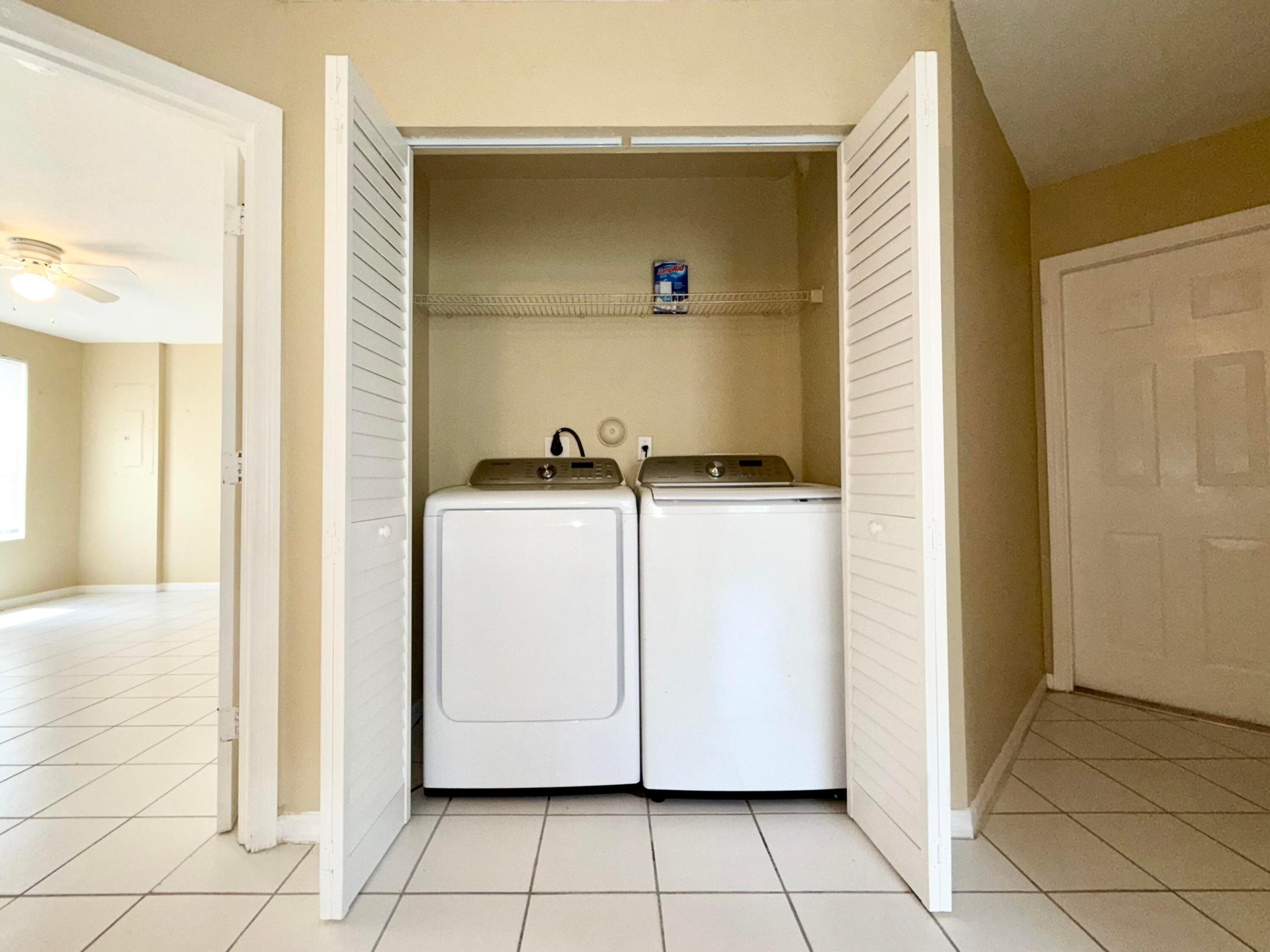 GREENVIEW SHORES 2 OF WELLINGTON - Residential Lease