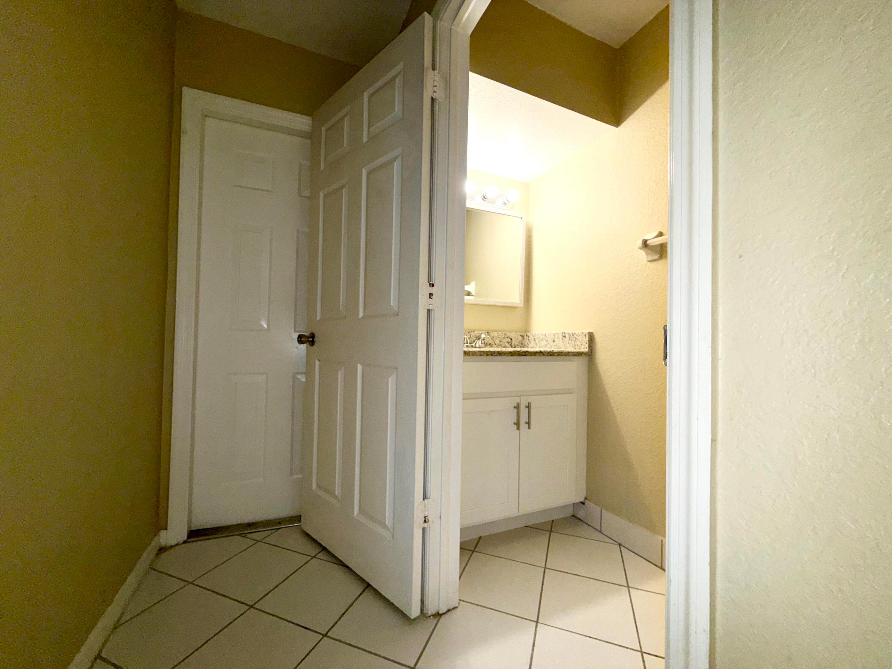 GREENVIEW SHORES 2 OF WELLINGTON - Residential Lease