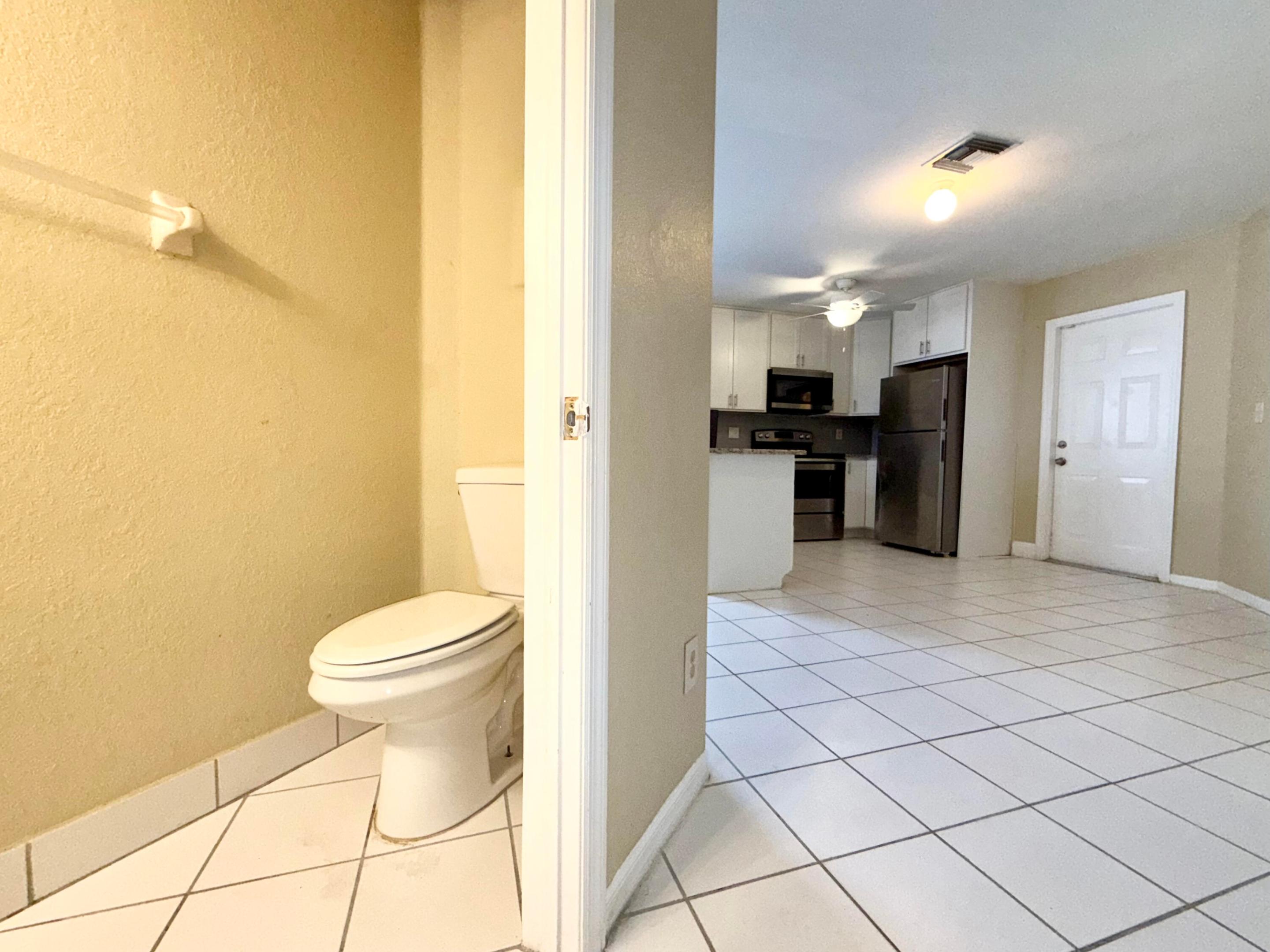 GREENVIEW SHORES 2 OF WELLINGTON - Residential Lease