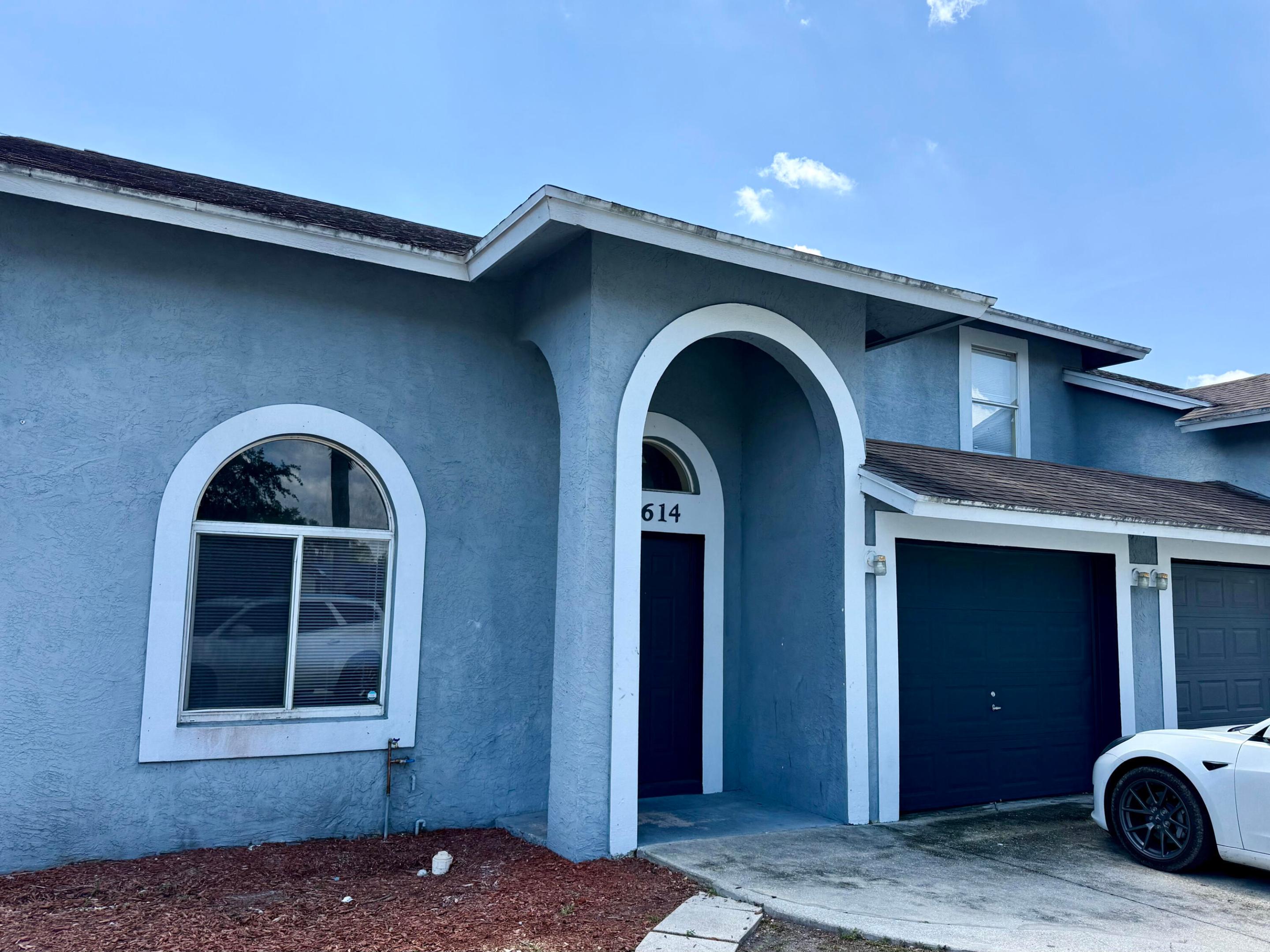 GREENVIEW SHORES 2 OF WELLINGTON - Residential Lease