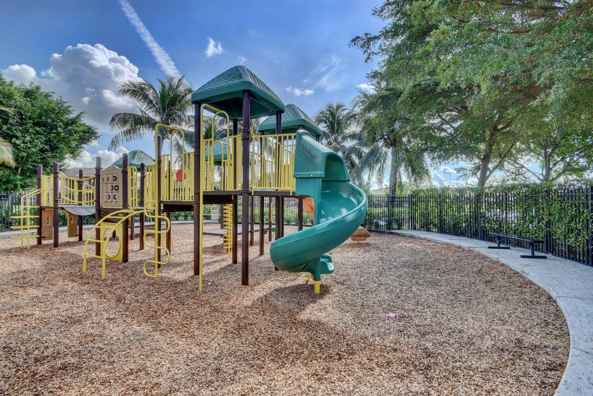 VERSAILLES - Residential Lease