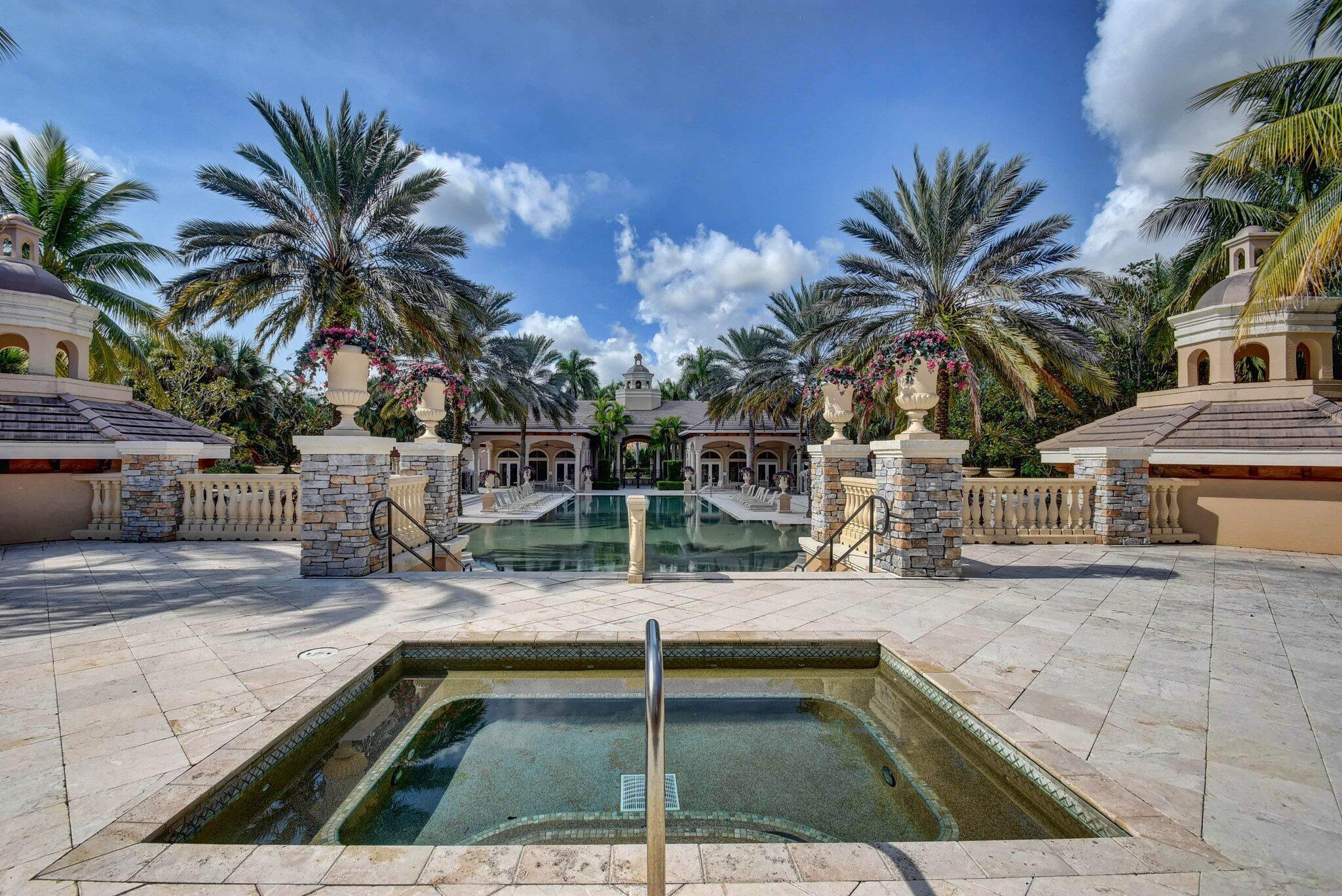VERSAILLES - Residential Lease