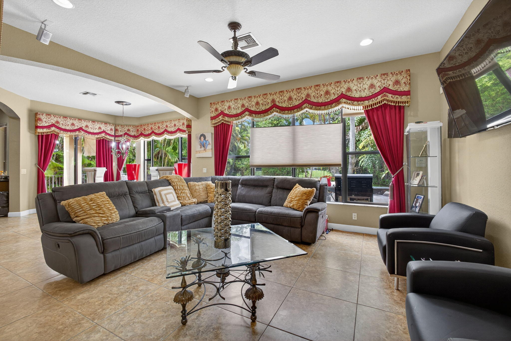 VERSAILLES - Residential Lease