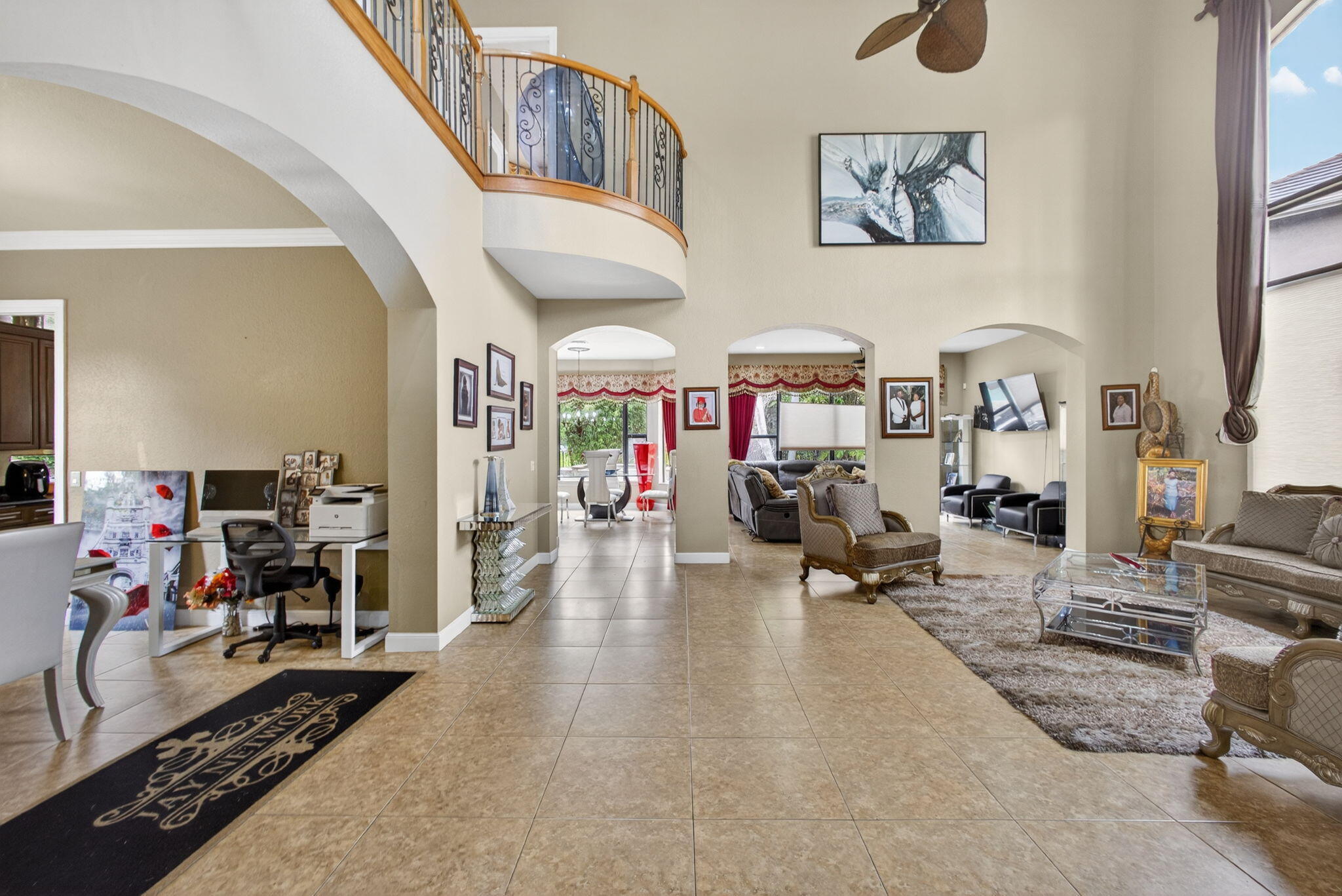 VERSAILLES - Residential Lease