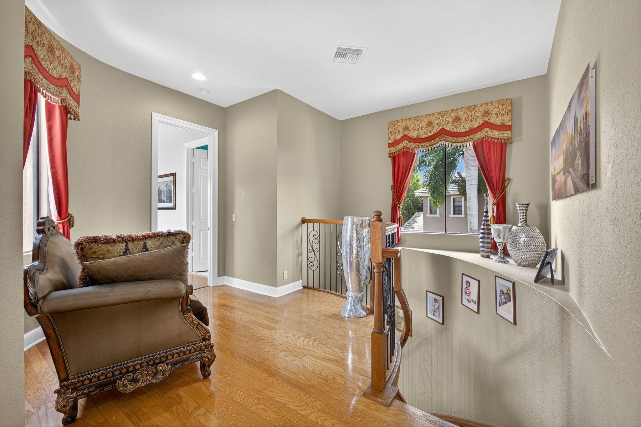 VERSAILLES - Residential Lease