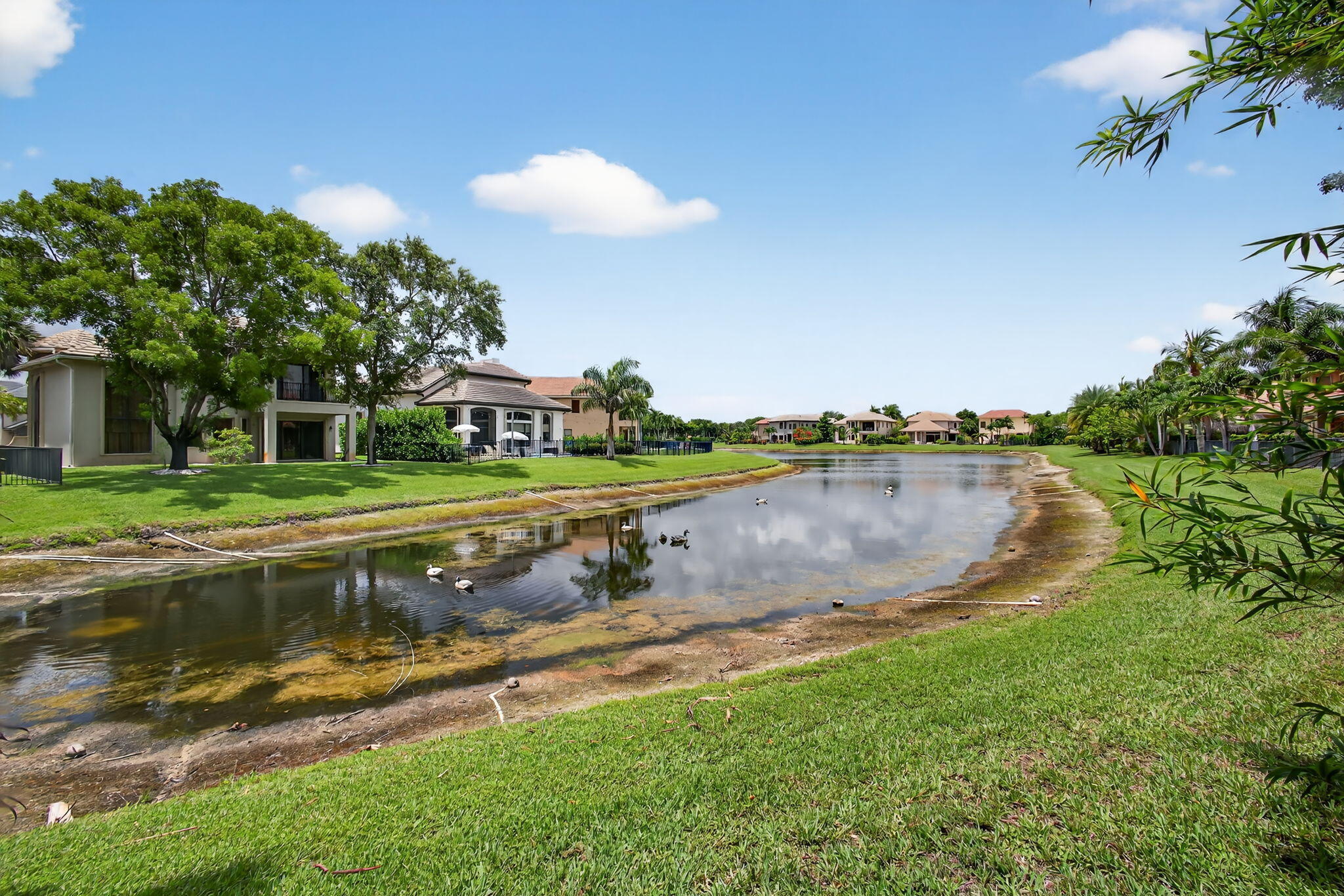 VERSAILLES - Residential Lease