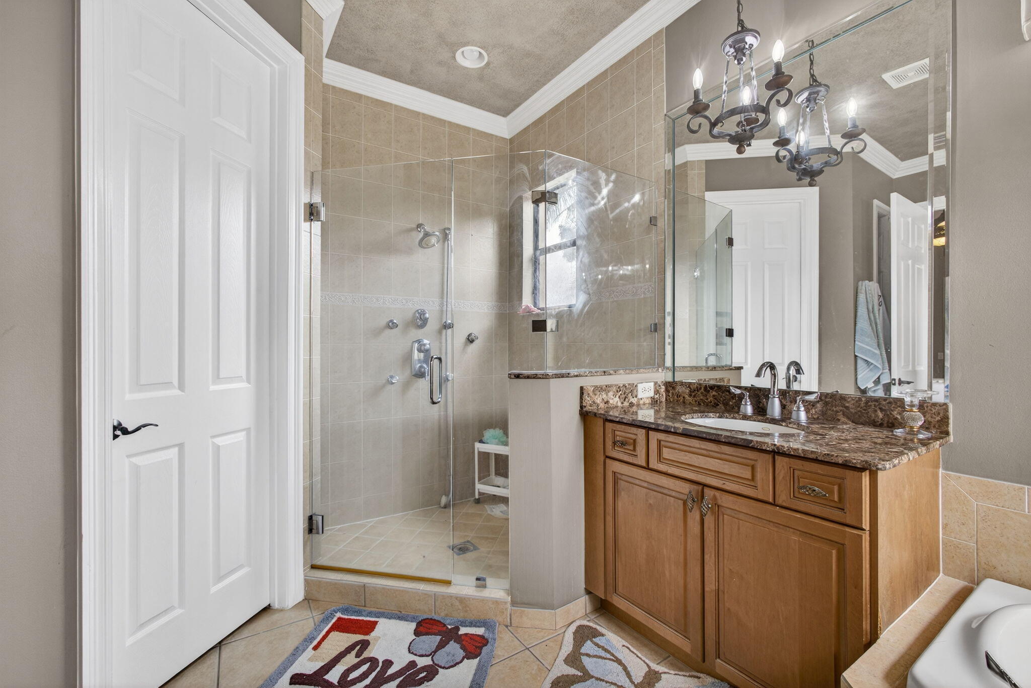 VERSAILLES - Residential Lease