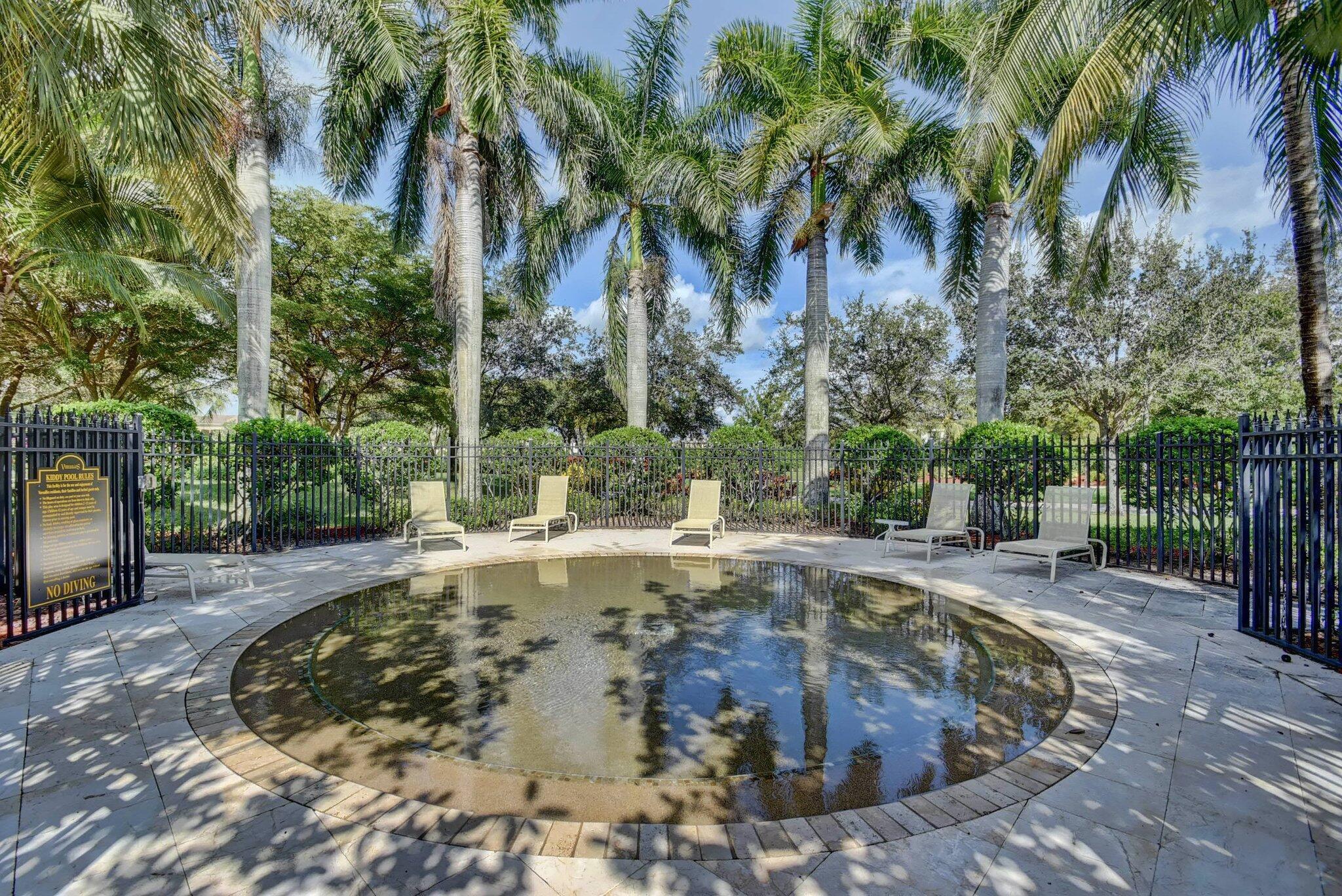 VERSAILLES - Residential Lease