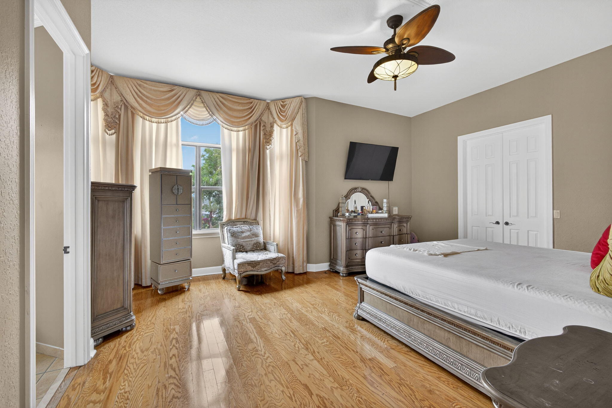 VERSAILLES - Residential Lease