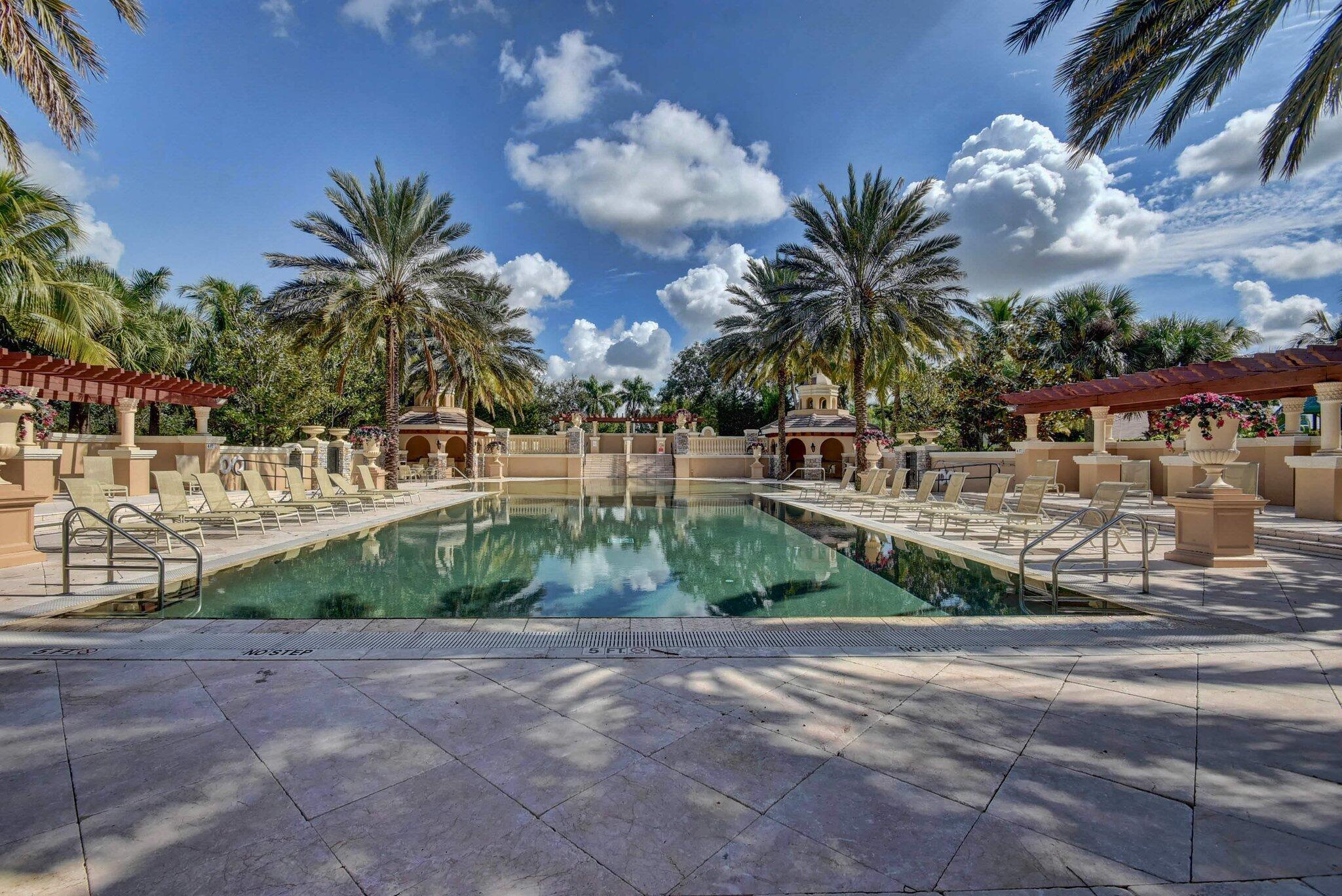 VERSAILLES - Residential Lease