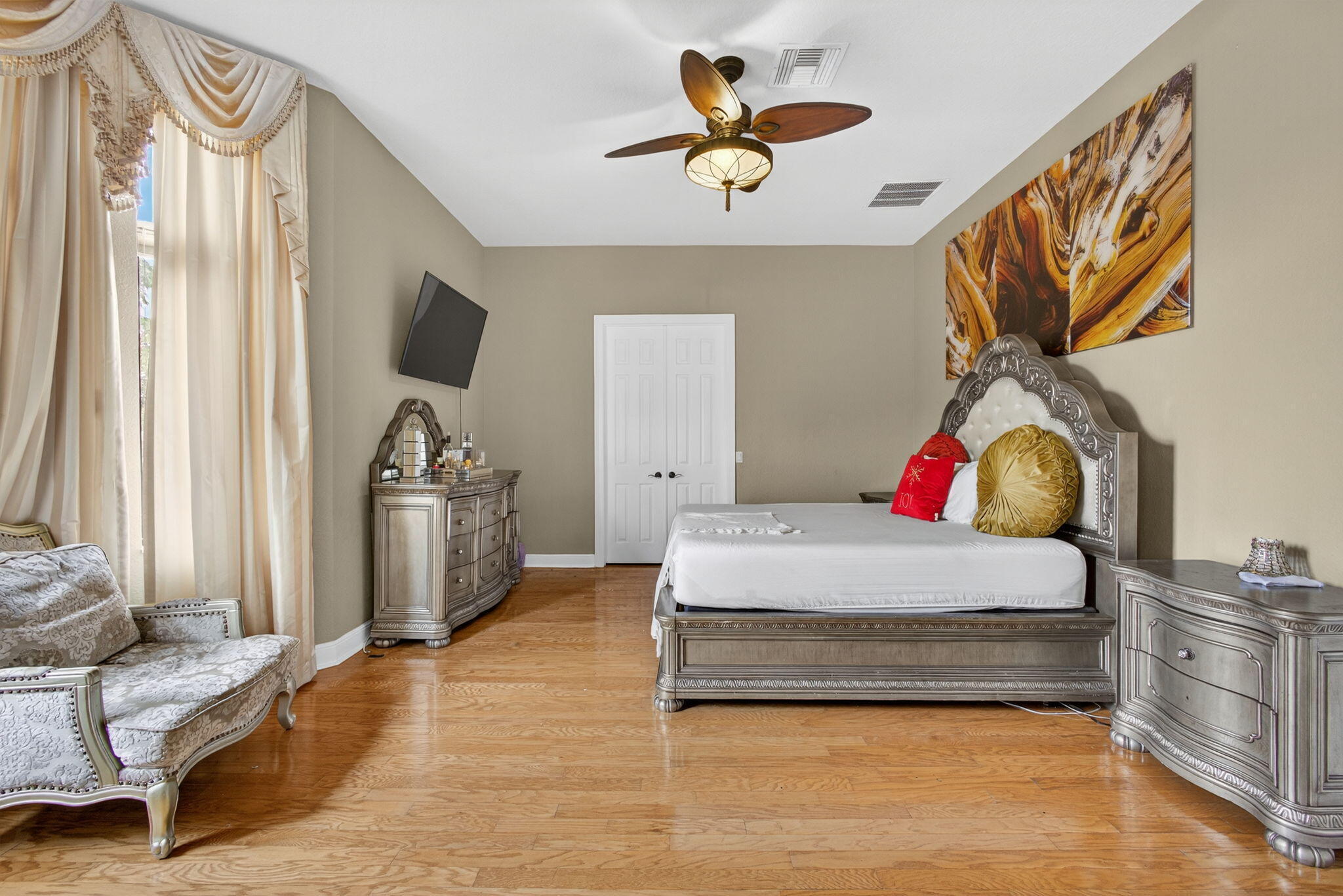 VERSAILLES - Residential Lease