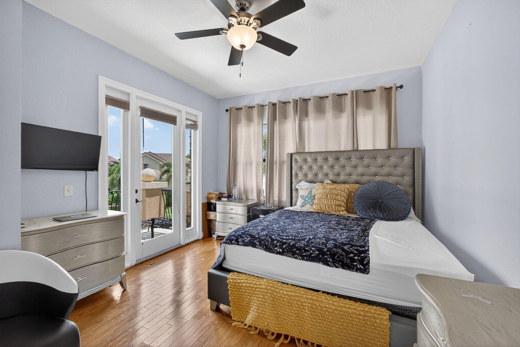 VERSAILLES - Residential Lease
