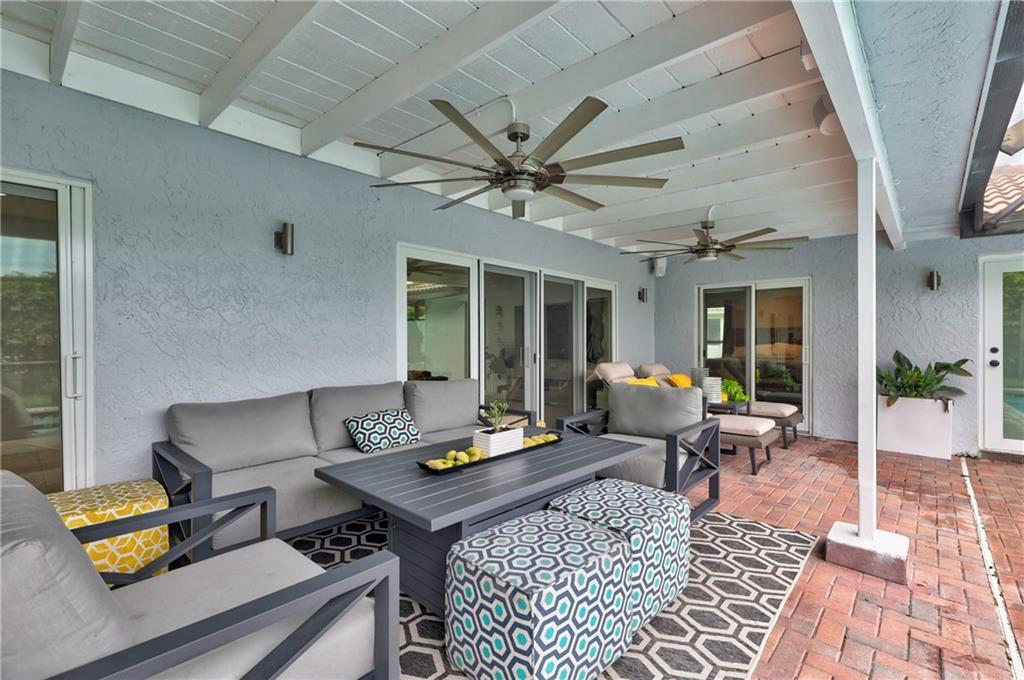 CYPRESS LAKES - Residential