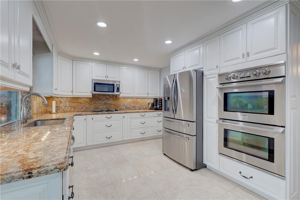 CYPRESS LAKES - Residential
