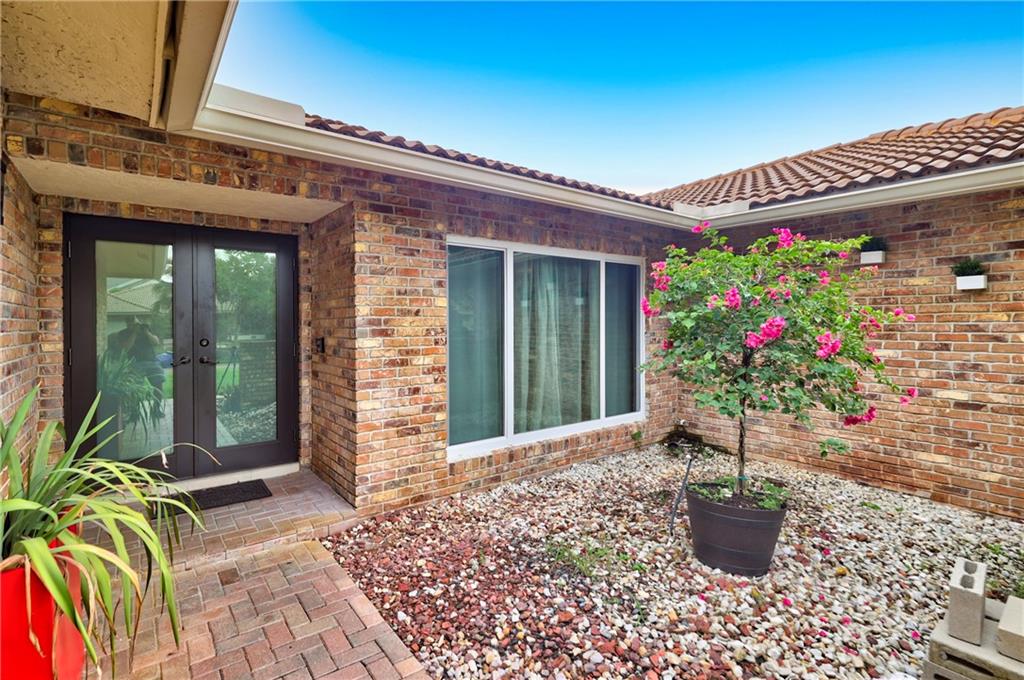 CYPRESS LAKES - Residential
