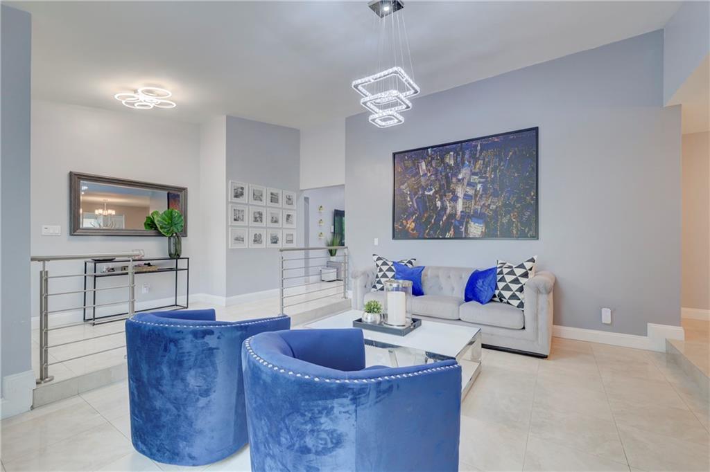 CYPRESS LAKES - Residential