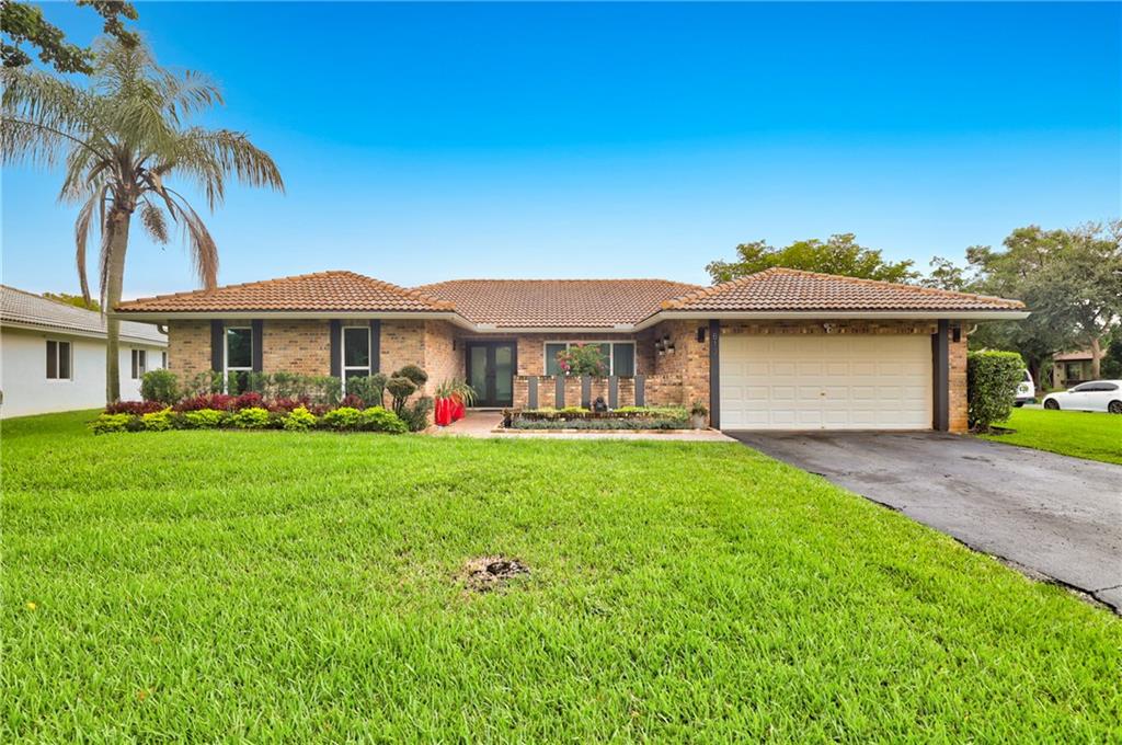 CYPRESS LAKES - Residential