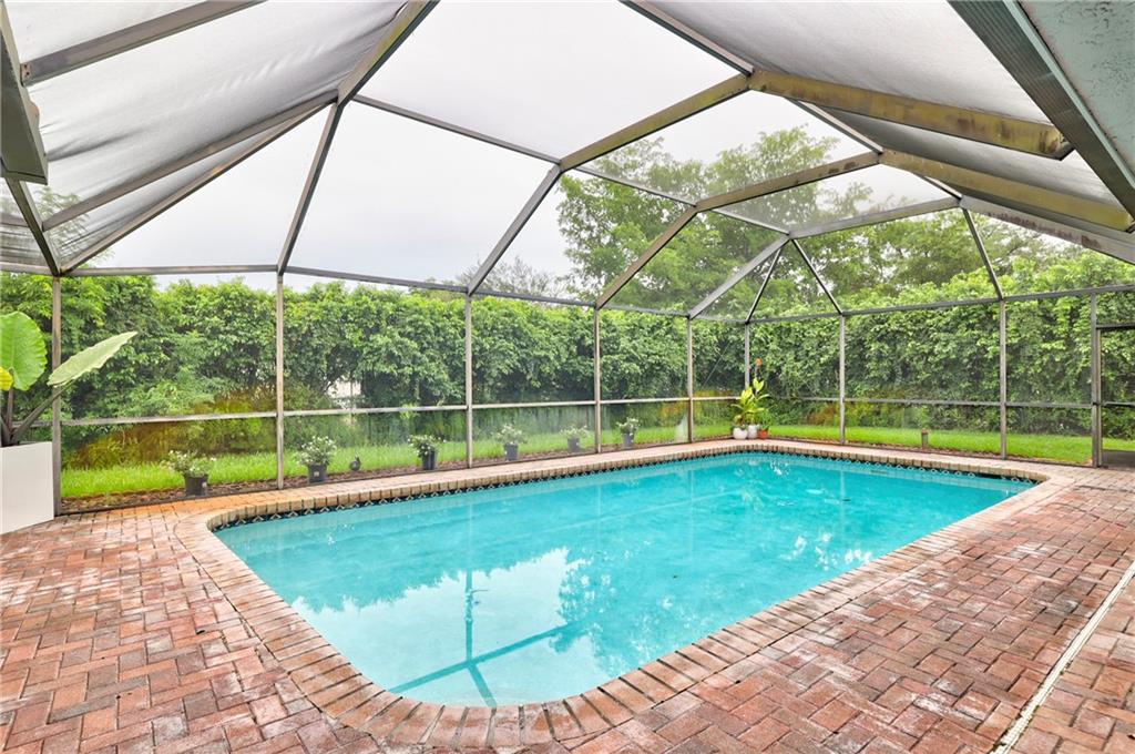CYPRESS LAKES - Residential