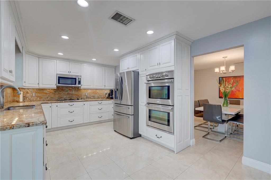CYPRESS LAKES - Residential