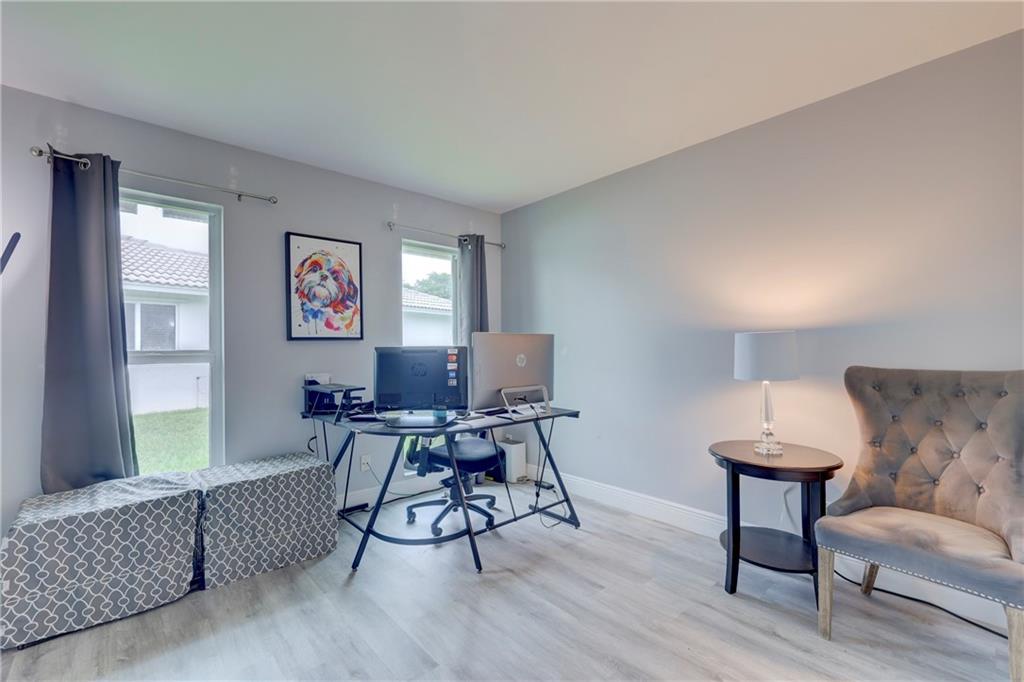 CYPRESS LAKES - Residential