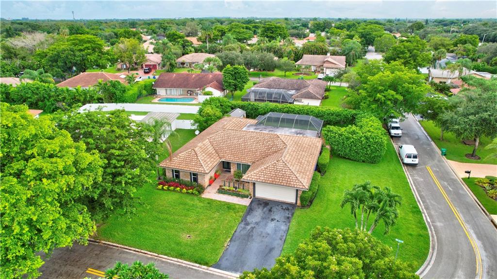 CYPRESS LAKES - Residential