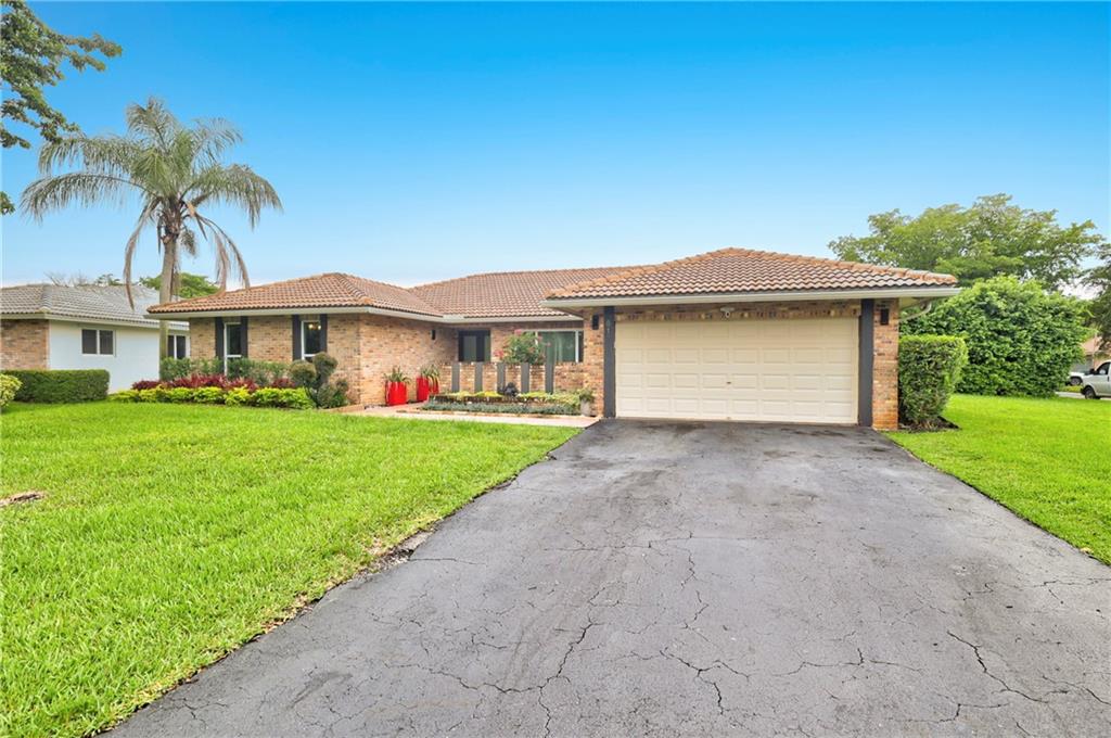 CYPRESS LAKES - Residential