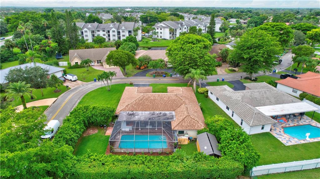 CYPRESS LAKES - Residential