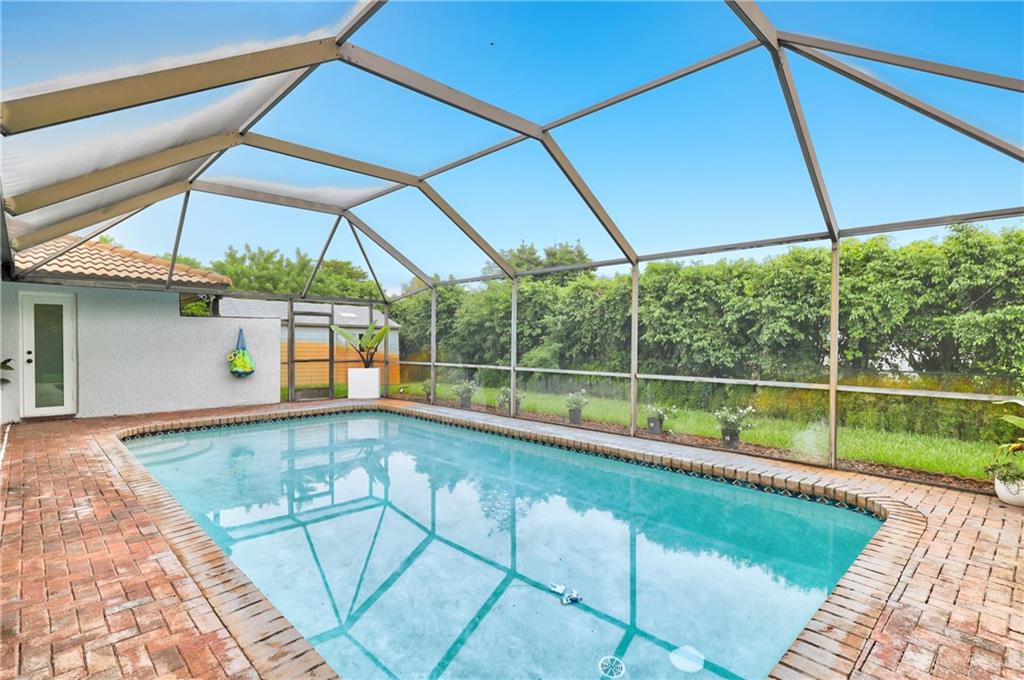 CYPRESS LAKES - Residential