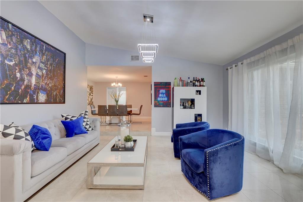 CYPRESS LAKES - Residential