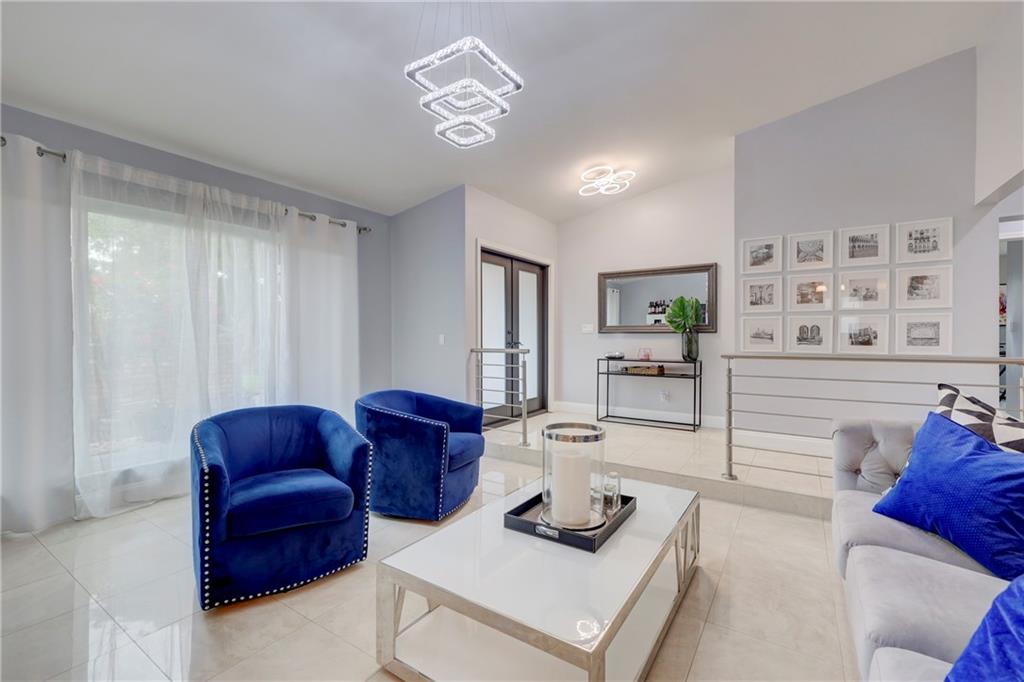 CYPRESS LAKES - Residential