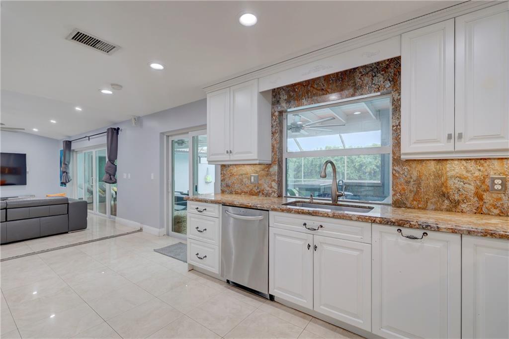 CYPRESS LAKES - Residential