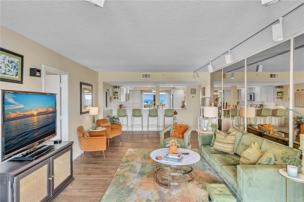 701 Riverside - Residential